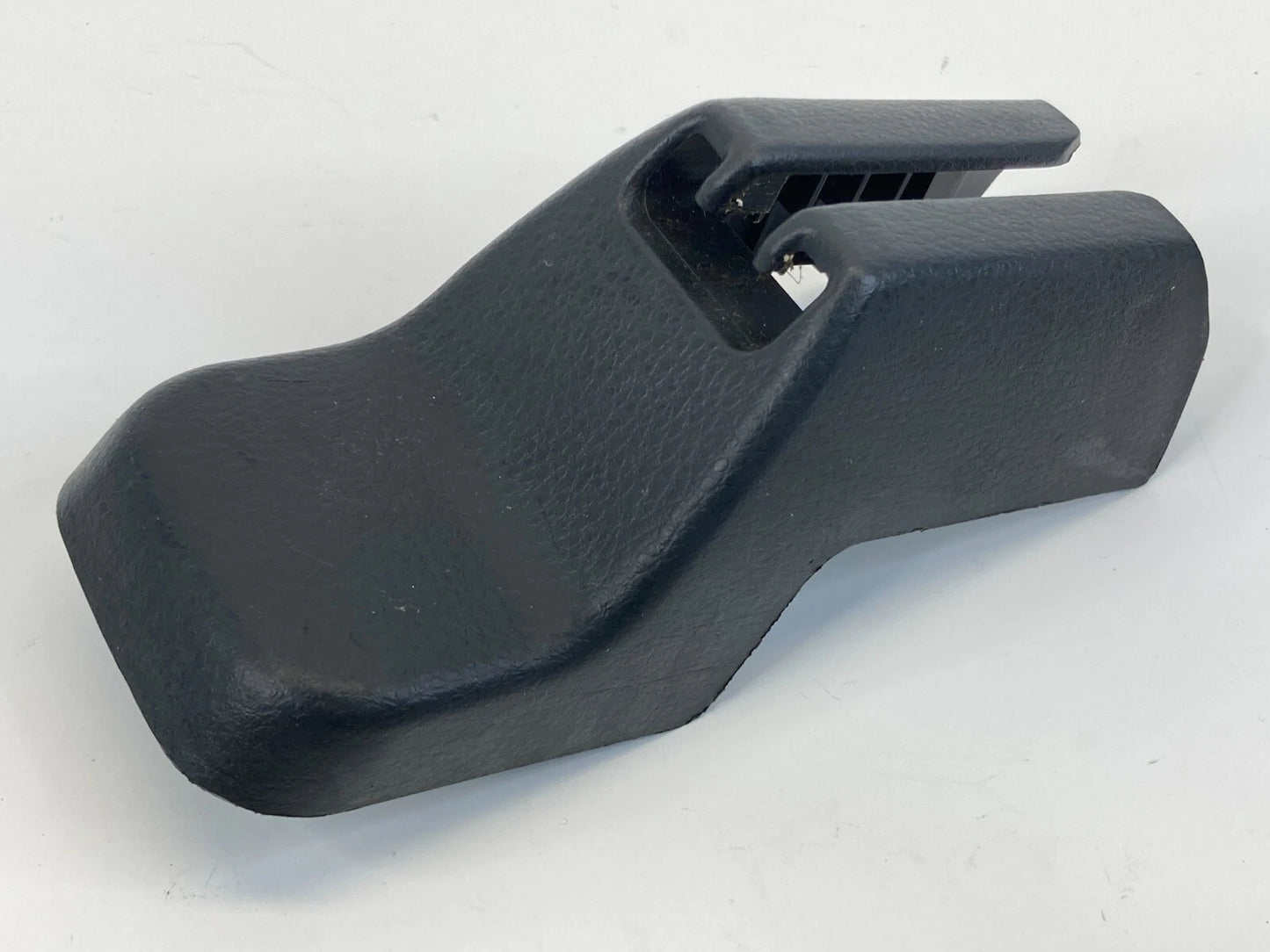 03-07 NISSAN MURANO REAR SEAT RIGHT SIDE RAIL TRACK END COVER TRIM 87509CA000