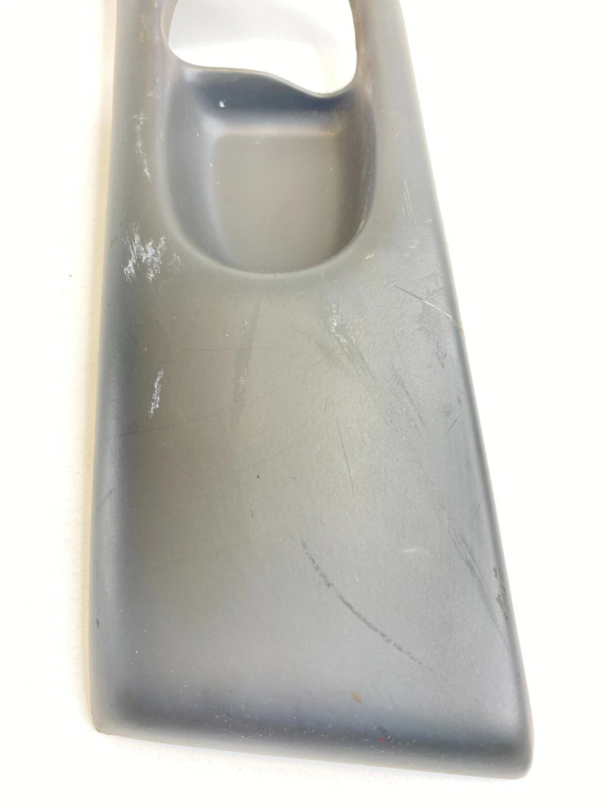 1997-2005 BUICK CENTURY REAR RIGHT INNER DOOR HANDLE BEZEL COVER 10279860