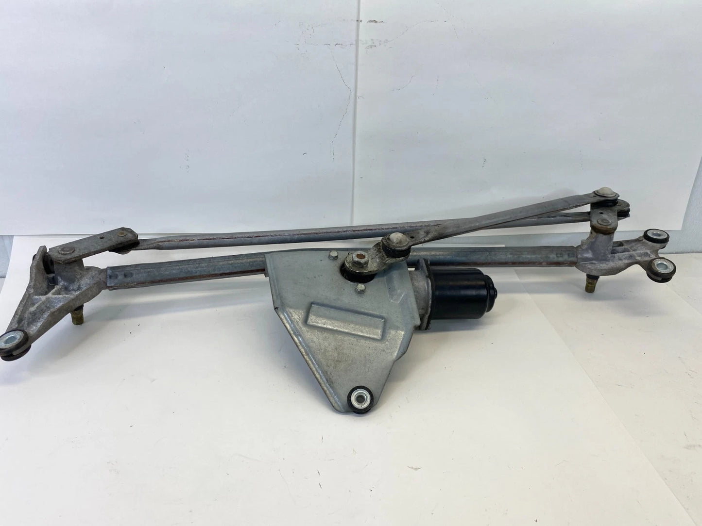 2003-2008 HONDA PILOT FRONT WINDSHIELD WIPER MOTOR ASSY W/ LINKAGE OEM