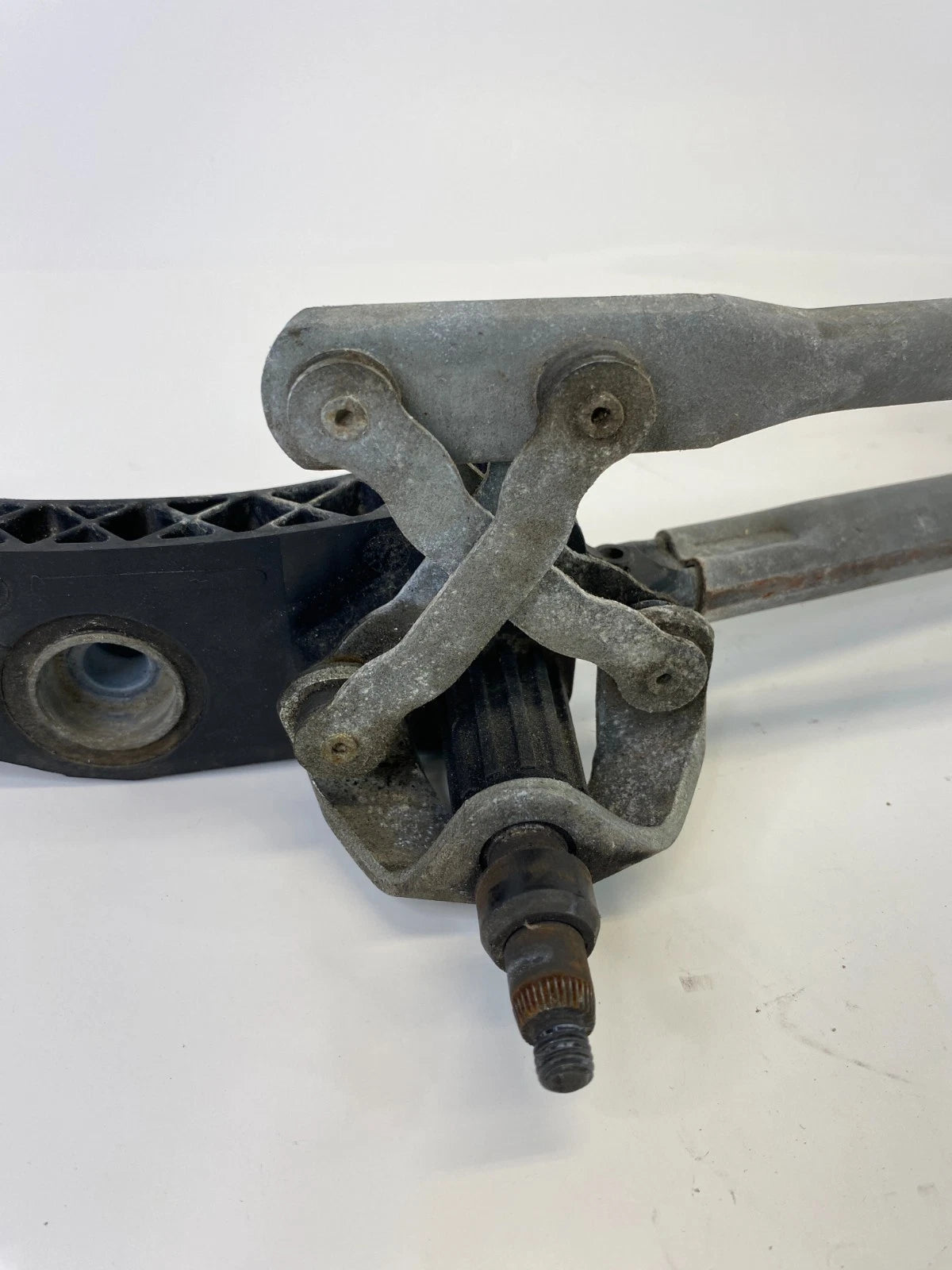 2006 2007 BMW 530XI FRONT WINDSHIELD WINDOW WIPER MOTOR W/ LINKAGE 6987475-01
