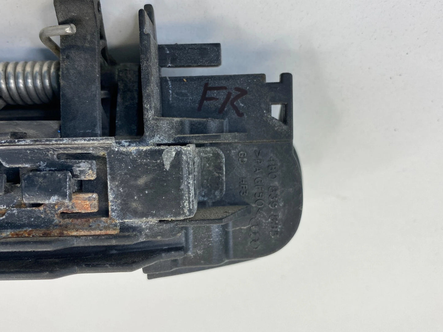 2002-2008 AUDI A4 A4 QUATTRO FRONT RIGHT SIDE EXTERIOR DOOR HANDLE 4B0839885 OEM