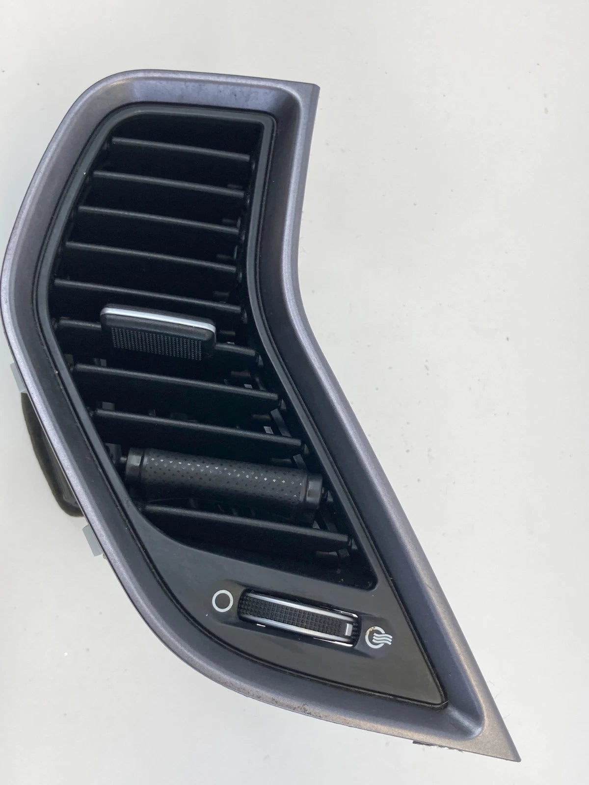 2013-2016 HYUNDAI SANTA FE CENTER DASH FRONT LEFT AC HEATER AIR VENT OEM