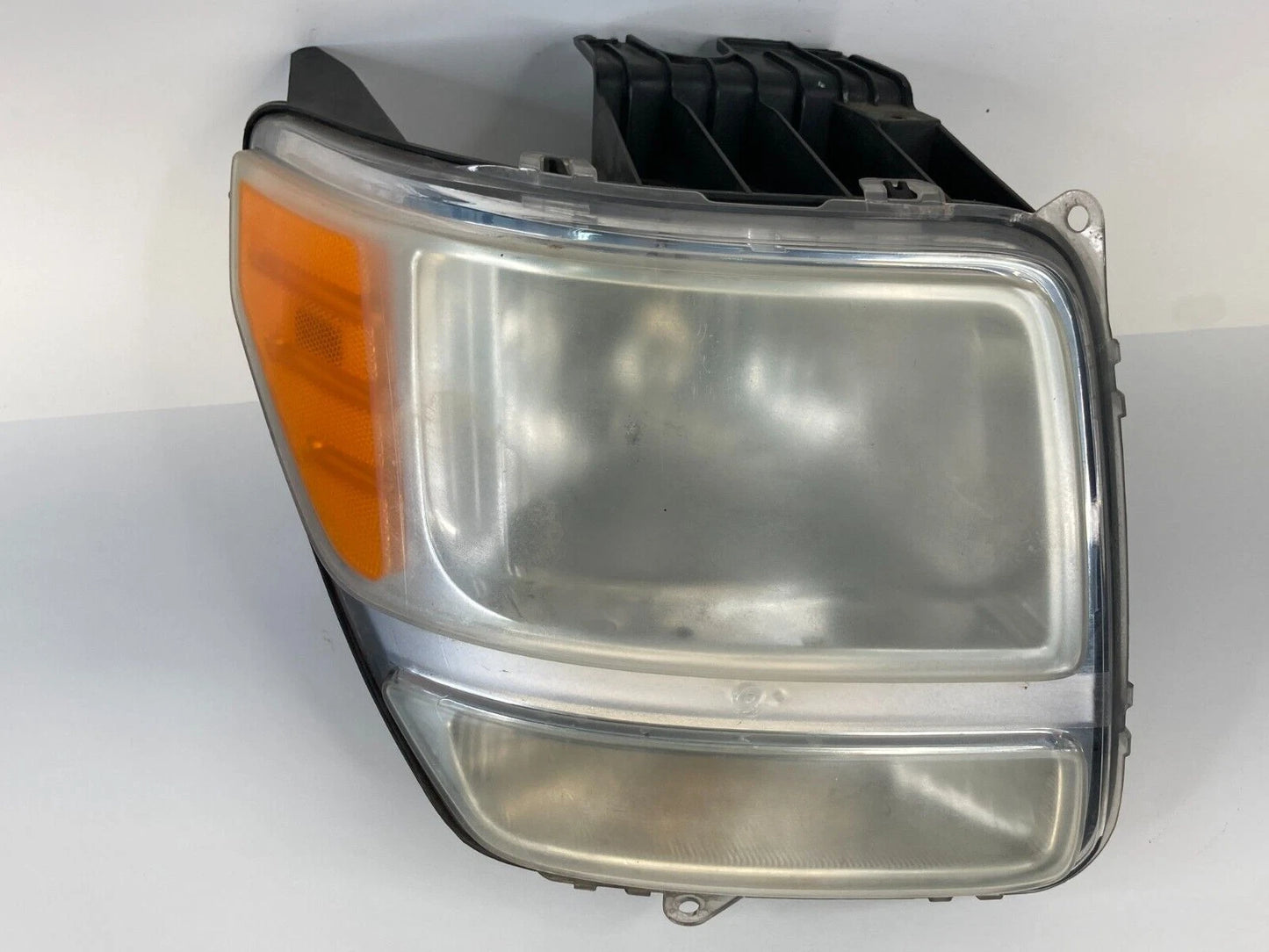 2007-2011 DODGE NITRO FRONT RIGHT PASSENGER SIDE HEADLIGHT HEAD LIGHT LAMP OEM
