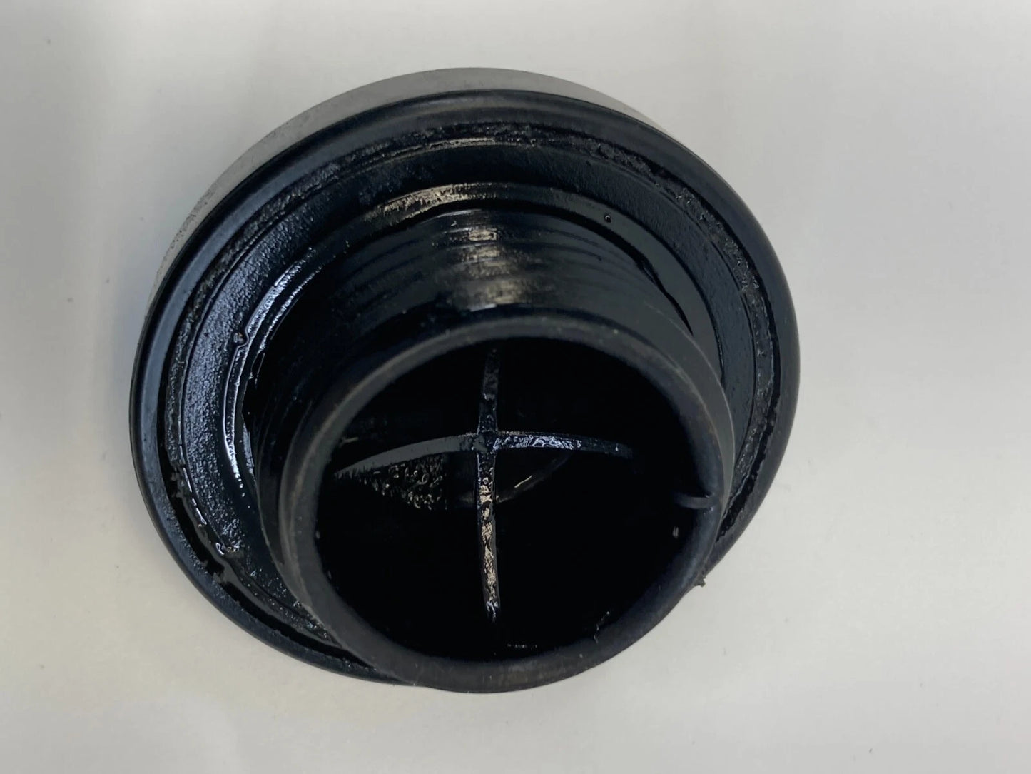 2009-2013 TOYOTA COROLLA 1.8L A/T ENGINE OIL FILLER LID TOP CAP COVER OEM
