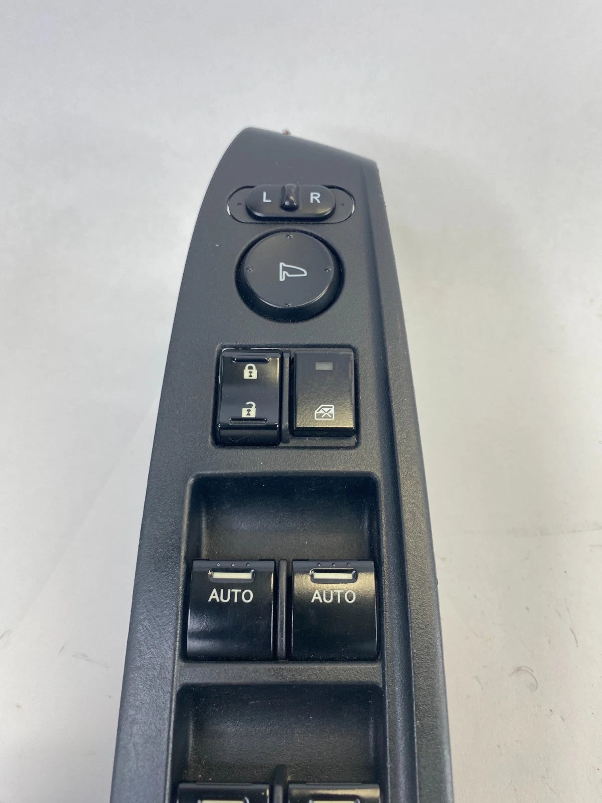2008-2012 HONDA ACCORD SEDAN FRONT LEFT MASTER WINDOW & LOCK SWITCH W/ BEZEL OEM