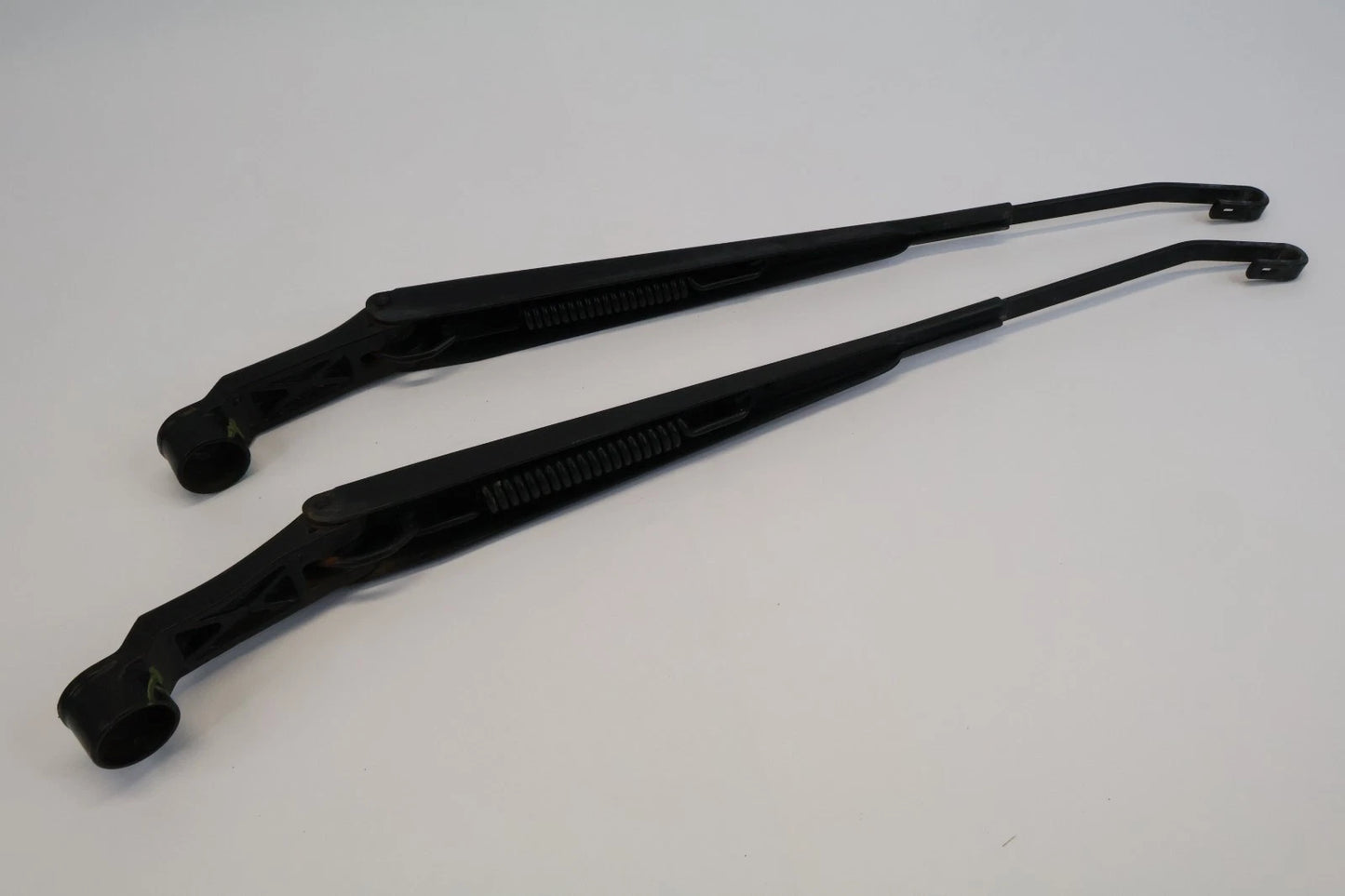 2000-2006 TOYOTA TUNDRA 01-07 SEQUOIA FRONT WINDSHIELD WIPER ARM PAIR SET