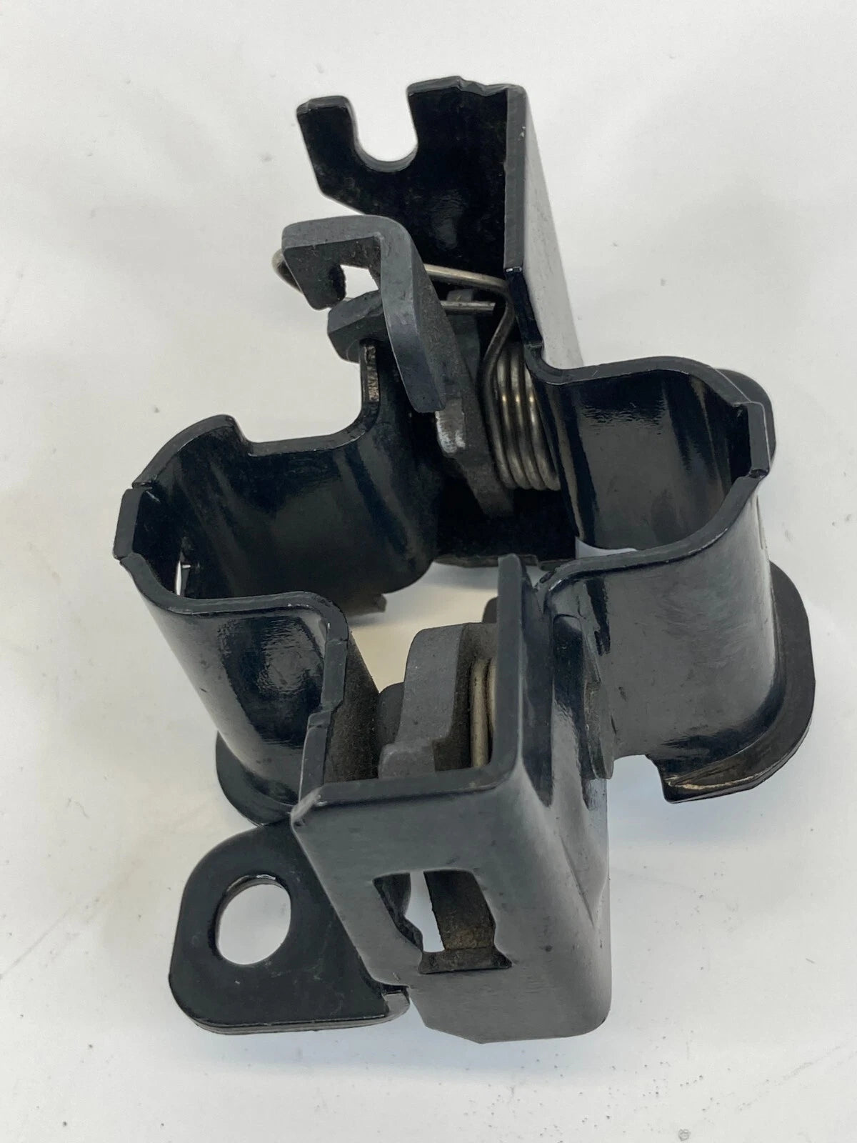 2006-2011 MERCEDES-BENZ CLS500 LEFT SIDE HOOD LOCK LATCH STRIKER 2198800060 OEM
