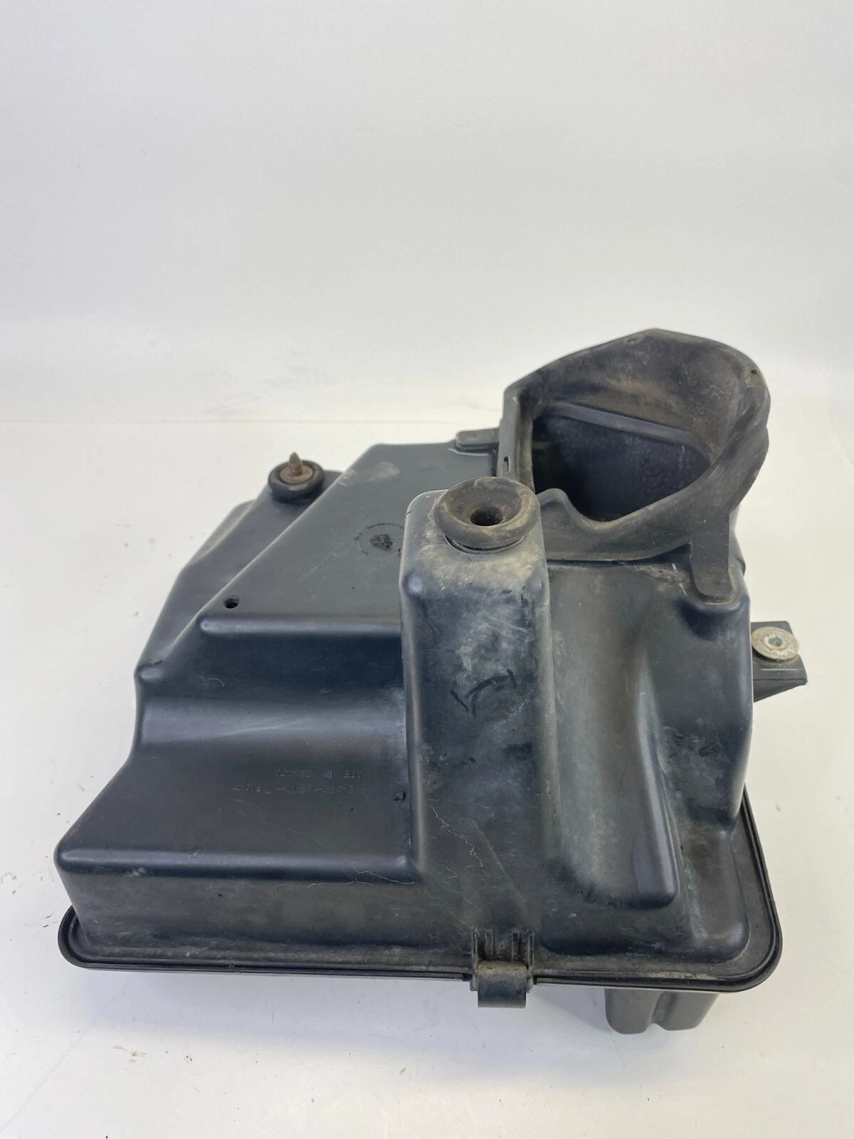 2001-2007 CHRYSLER TOWN & COUNTRY 3.3L AIR INTAKE CLEANER BOX HOUSING 04861356AC