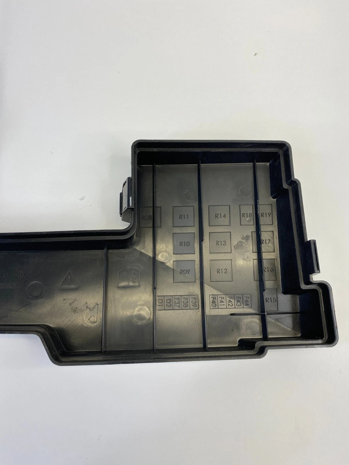 2009-2015 JAGUAR XF 4.2L ENGINE ROOM FUSE RELAY BOX COVER LID OEM 8X2T14A075