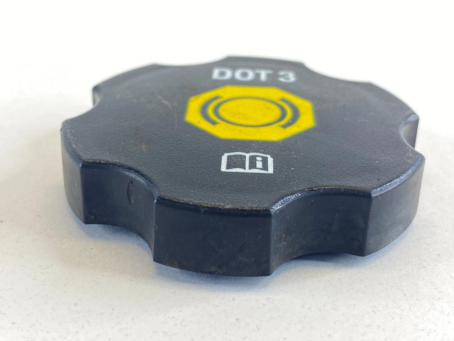 2000-2007 CHEVY MONTE CARLO BRAKE MASTER CYLINDER FLUID RESERVOIR CAP COVER LID