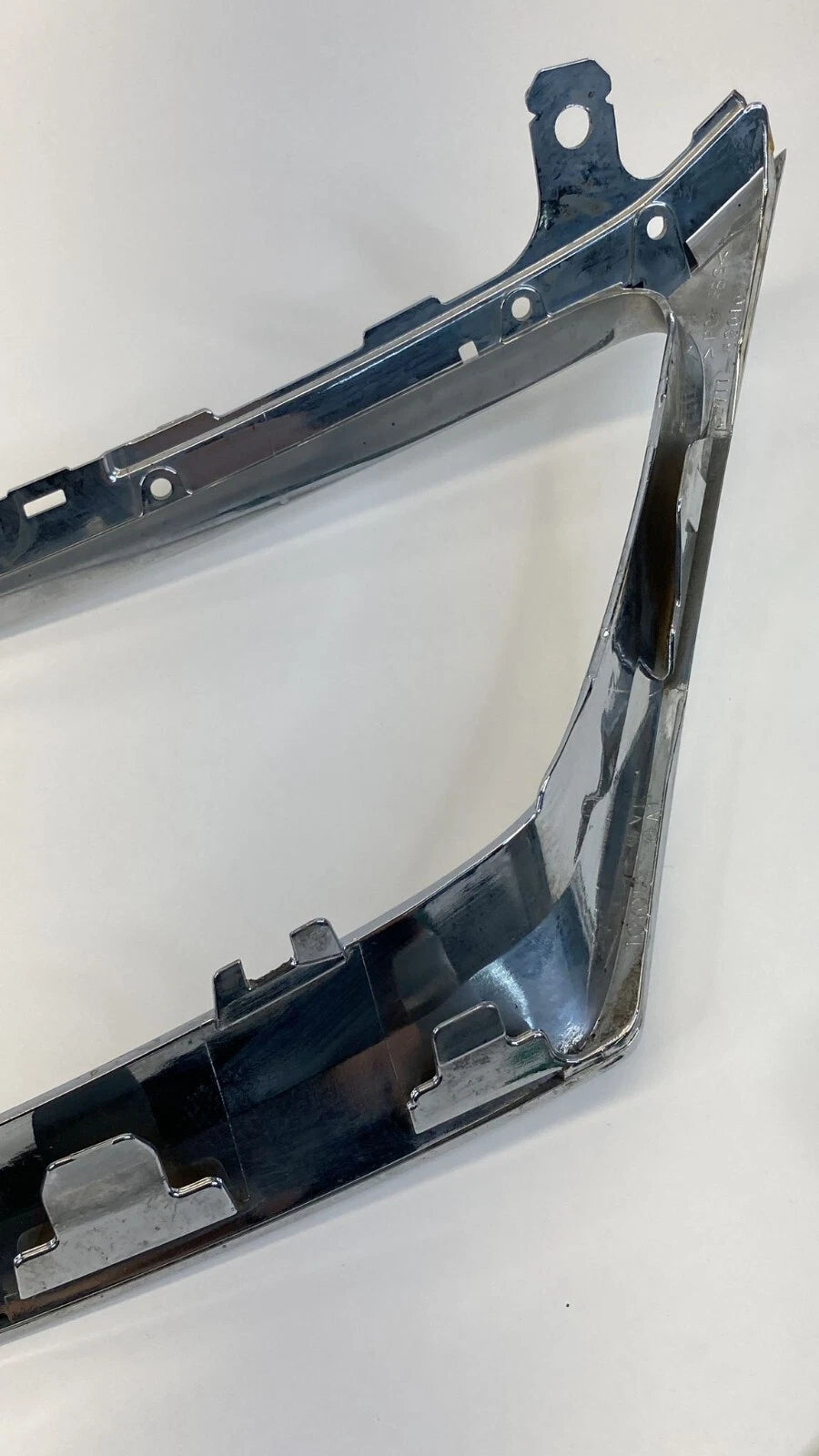 2006-2008 LEXUS IS250 FRONT CENTER GRILL TRIM CHOME FRAME ASSY 52711-53010 OEM