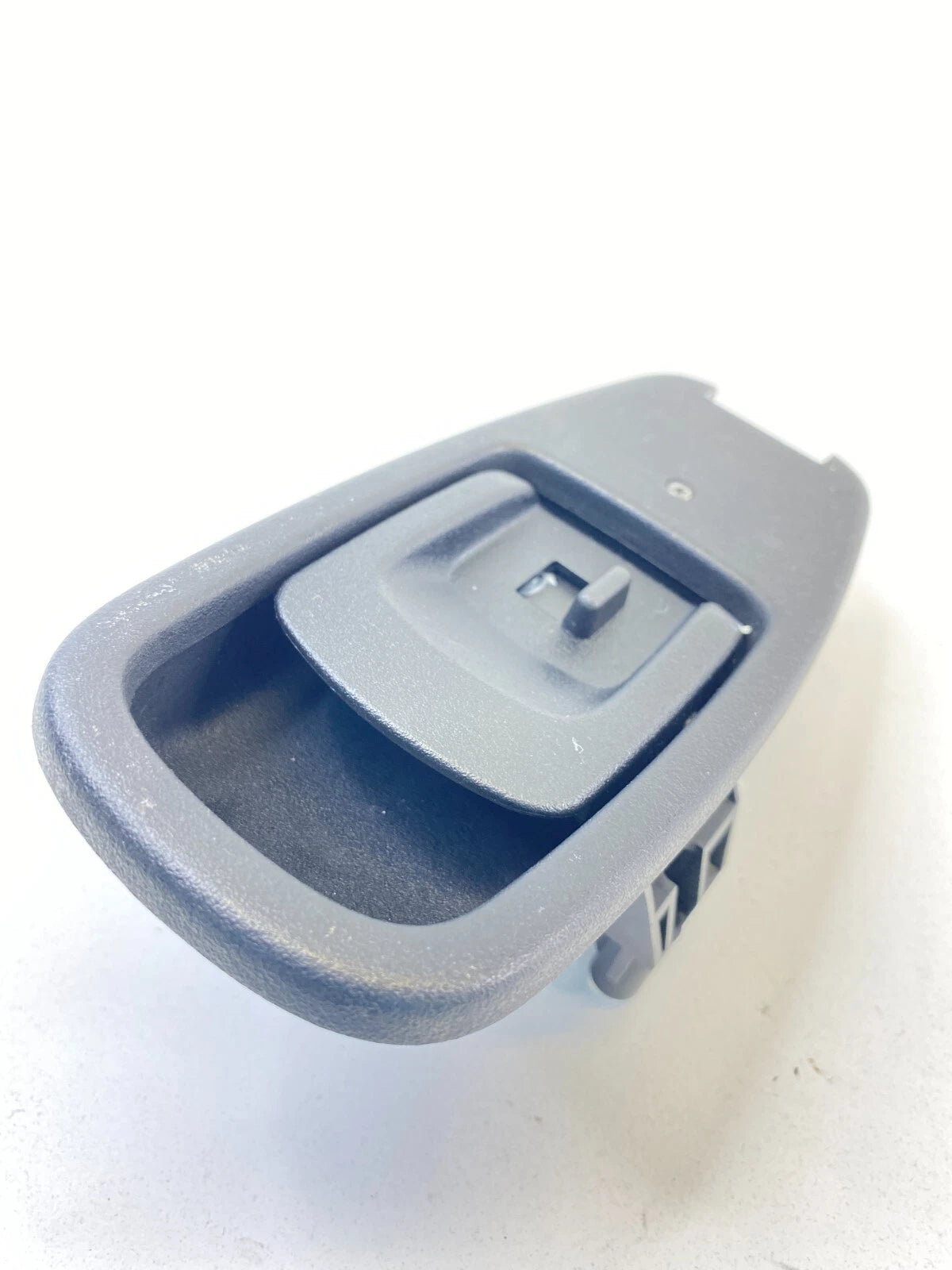 04-06 MERCEDES-BENZ E500 WAGON REAR TAILGATE LIFTGATE TRUNK LOCK HANDLE COVER