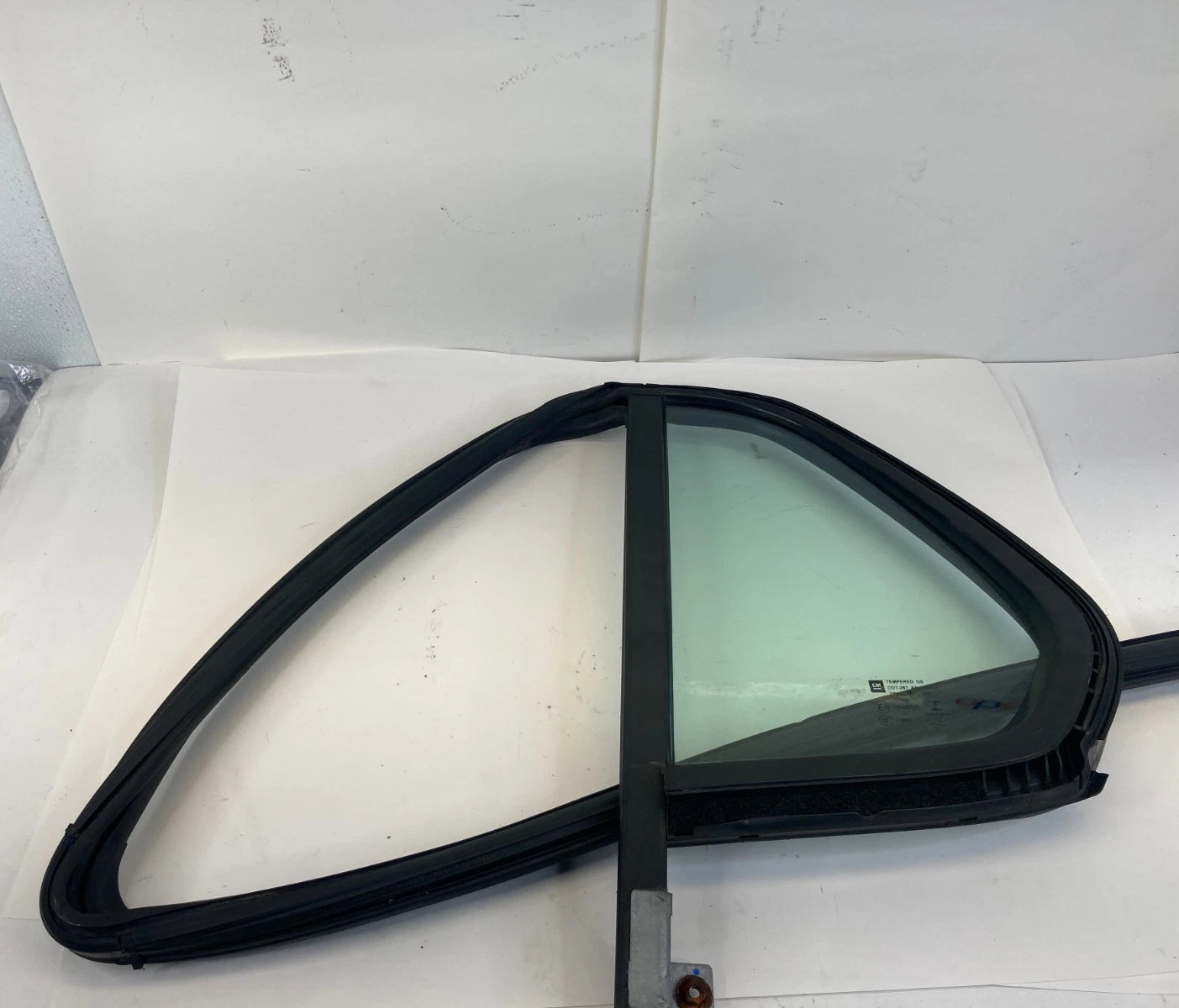 2015-2020 CHEVROLET TRAX REAR LEFT DRIVER QUARTER WINDOW GLASS E943R-004725 OEM