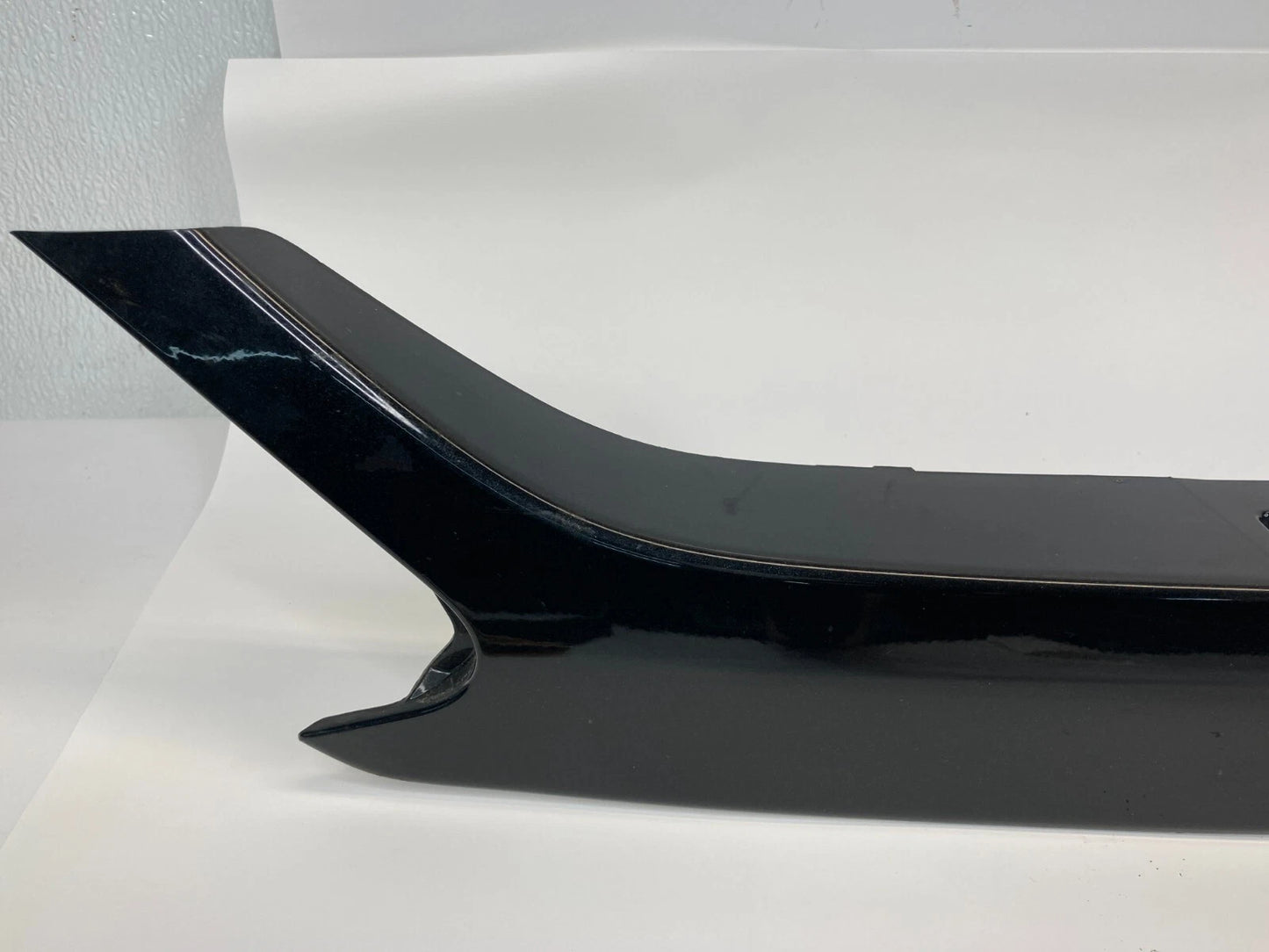 2013-2016 FORD FUSION SEDAN REAR TRUNK LID MOLDING TRIM FINISH PANEL DS73-F43404