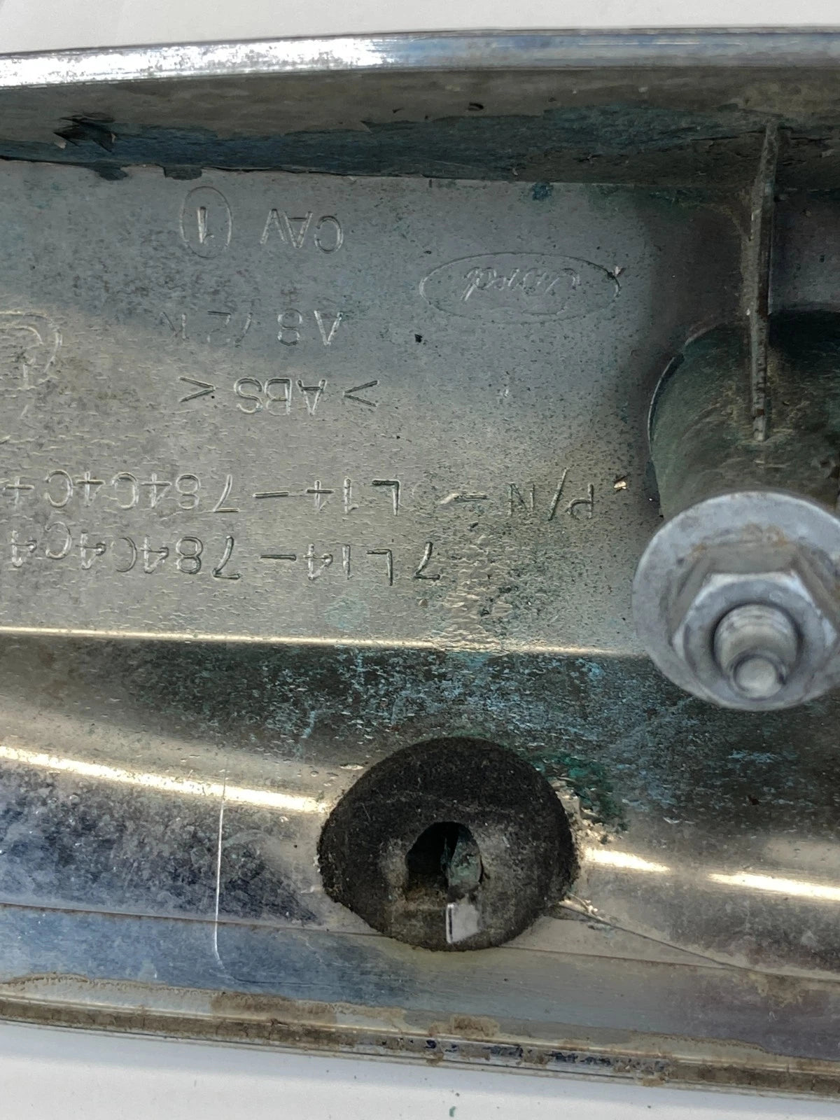 2007-2014 FORD EXPEDITION REAR TRUNK LID HATCH CHROME MOLDING LICENSE W/ CAMERA