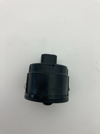 2008 2009 2010 2011 Ford Focus Sedan Headlight Control Switch 8S4T-13D061-AC OEM