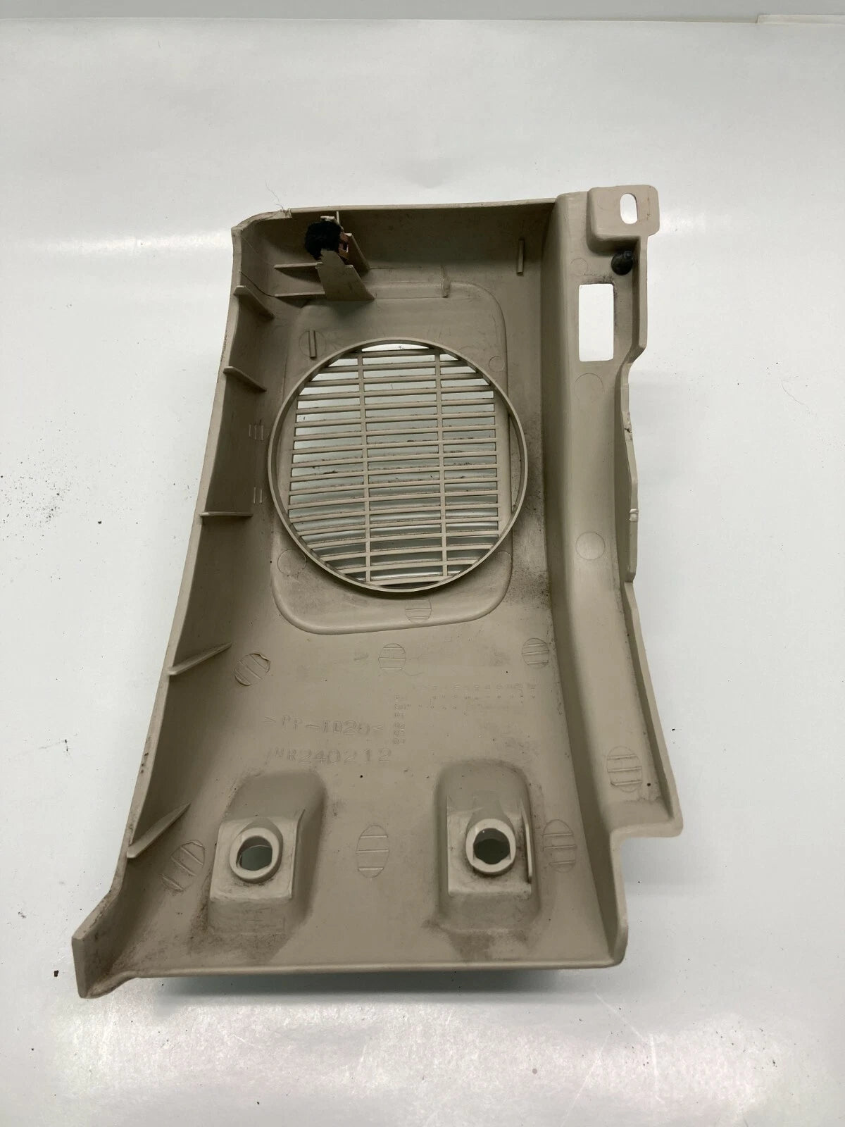 2000-2004 MITSUBISHI MONTERO SPORT RIGHT SIDE DASH SPEAKER GRILLE COVER MR240212