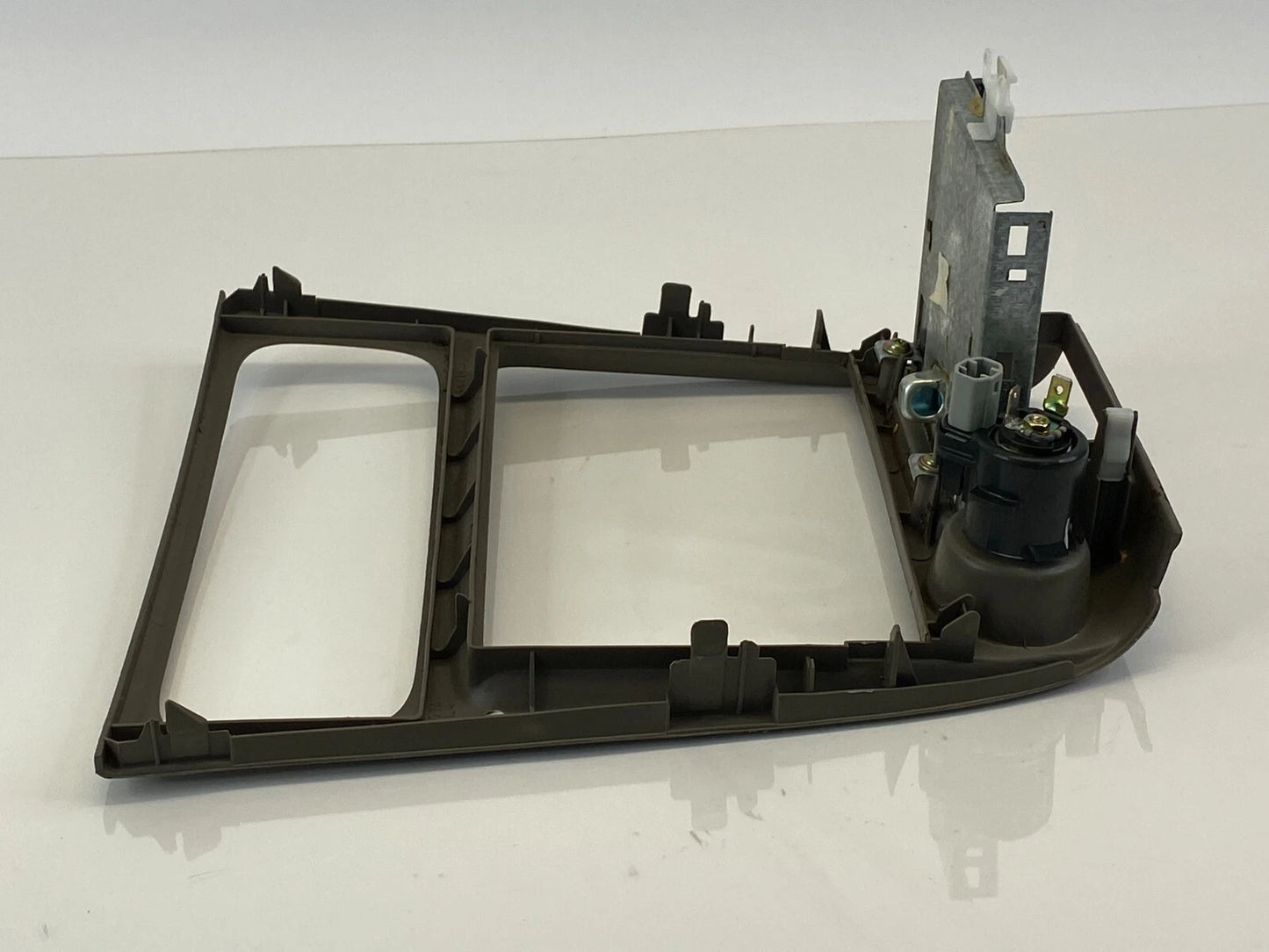 1998-2002 TOYOTA COROLLA DASH RADIO BEZEL TRIM PANEL W/ LIGHTER 55413-02020 OEM