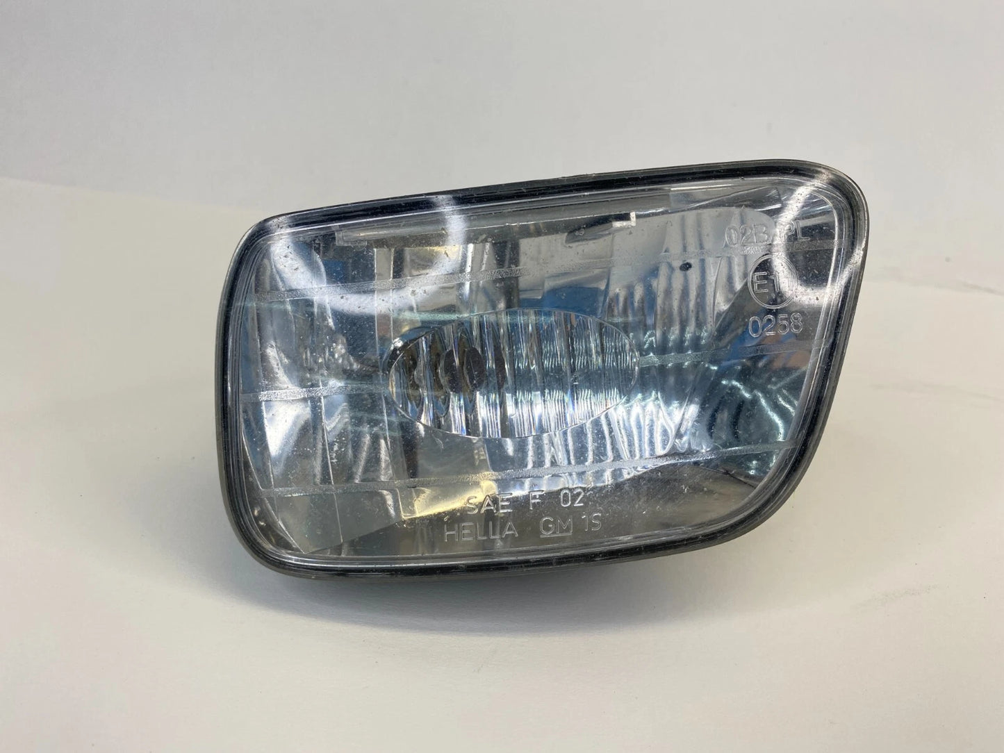 2002-2009 CHEVROLET TRAILBLAZER FRONT RIGHT PASSENGER SIDE FOG LIGHT LAMP OEM