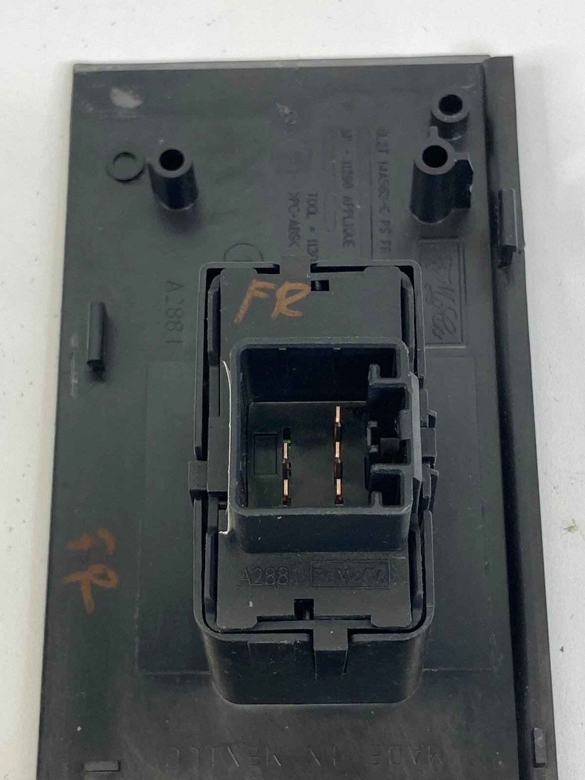 2006-2010 FORD EXPLORER FRONT RIGHT POWER WINDOW SWITCH W/ BEZEL OEM 6L2T14A563C