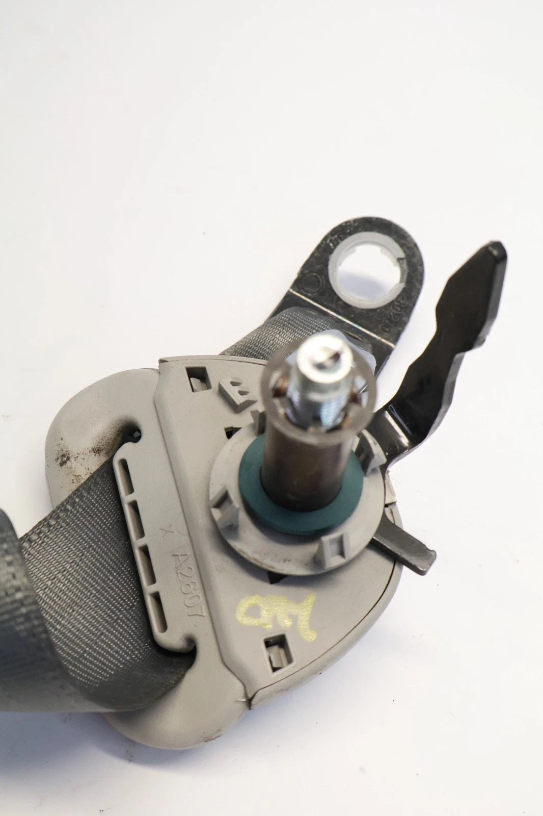 2011-2014 TOYOTA SIENNA REAR LEFT 3ND ROW SEAT BELT RETRACTOR OEM FACTORY