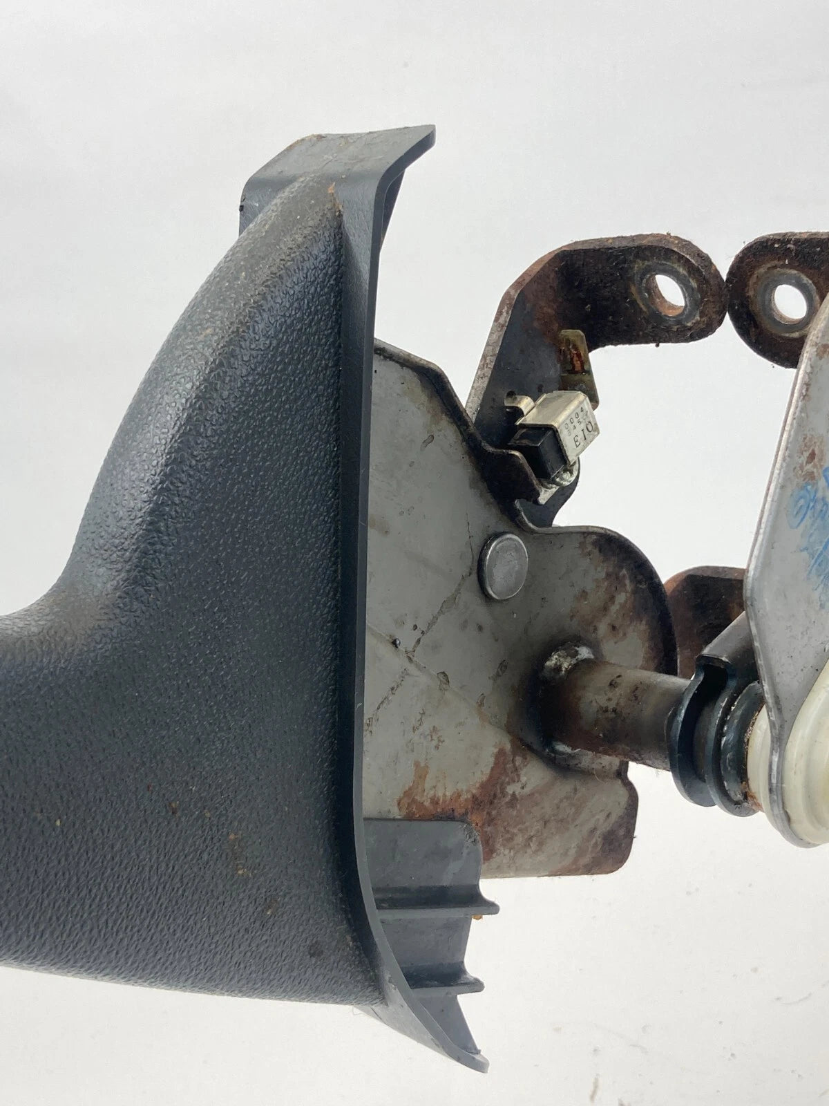 2009 2010 2011 HYUNDAI ACCENT EMERGENCY PARKING BRAKE HANDLE LEVER ASSEMBLY OEM
