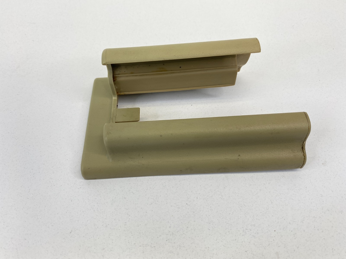 2006-2012 Mercedes-Benz R350 Front Left Seat Track End Cover 2519190720 OEM