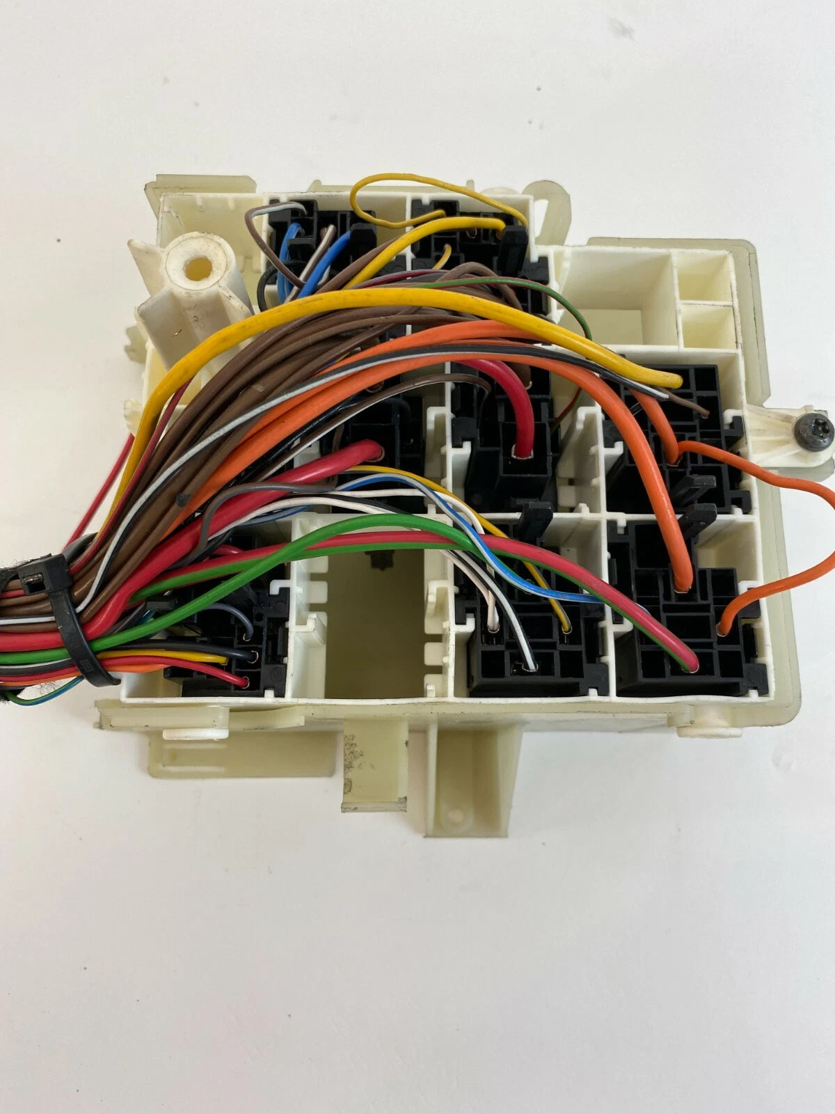 2002 SAAB 93 2.3L L4 TURBO AUTOMATIC INSTRUMENT LHD RELAY FUSE BOX 5353867 OEM