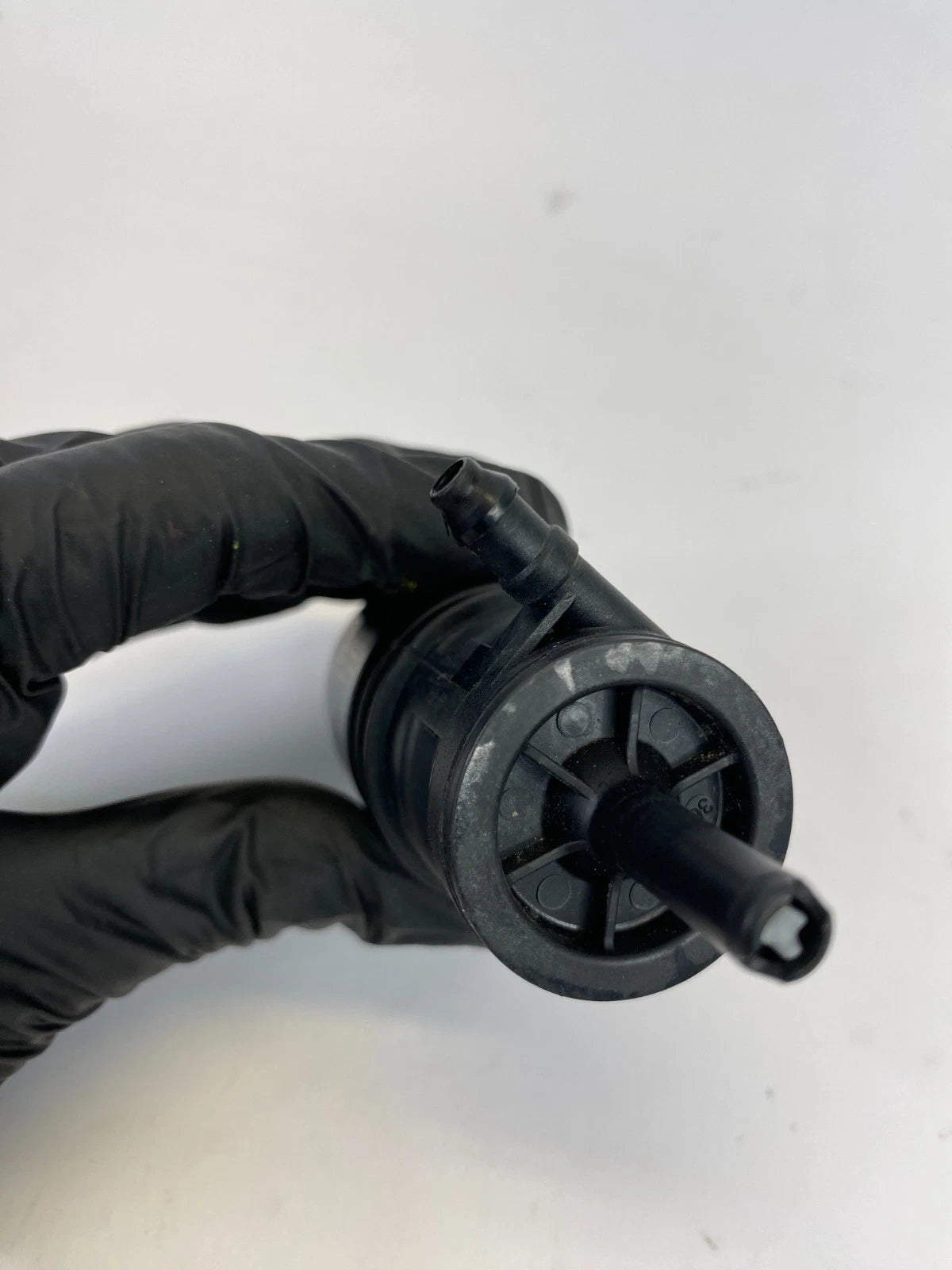 2009-2011 BMW 328I XDRIVE 07-11 328I WINDSHIELD WASHER FLUID PUMP 7302589-01 OEM