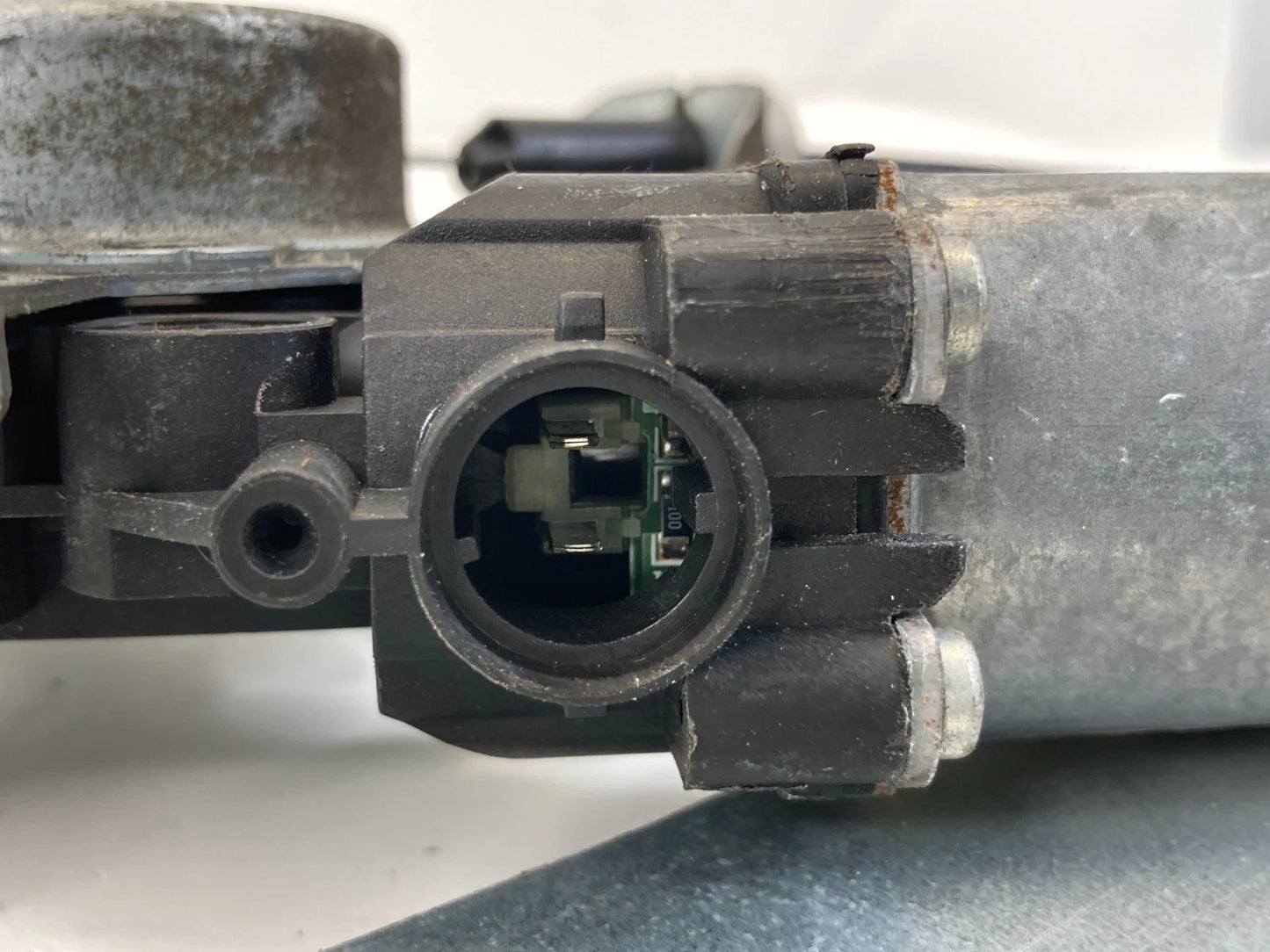 2012-2017 Hyundai Accent SEDAN Front Right Side Door Window Regulator W/ Motor