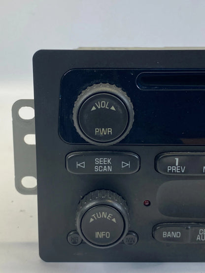 2005-2009 CHEVROLET TRAILBLAZER AM/FM RADIO RECEIVER CD DISC PLAYER 15850275 OEM
