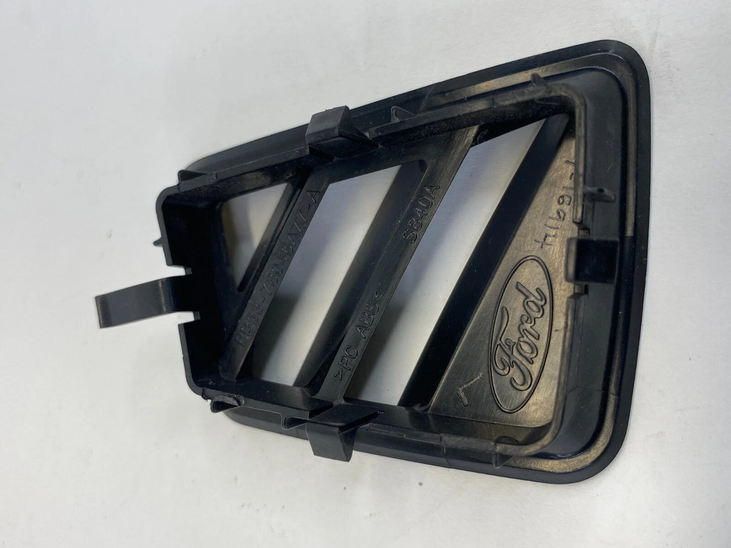 2013-2019 FORD POLICE INTERCEPTOR UTILITY DASH LEFT AC AIR VENT DEFOSTER GRILLE