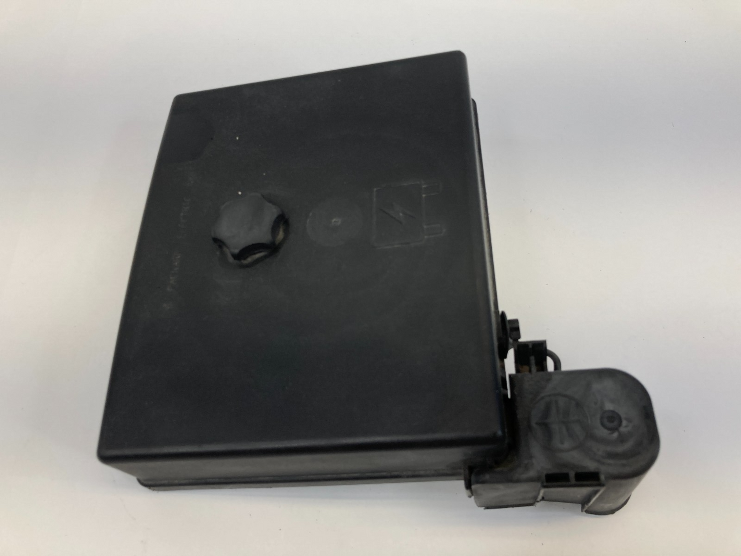 1999-2004 Pontiac Grand Am 2.2L Engine Fuse Box Box Cover Lid Cap 15405390 OEM