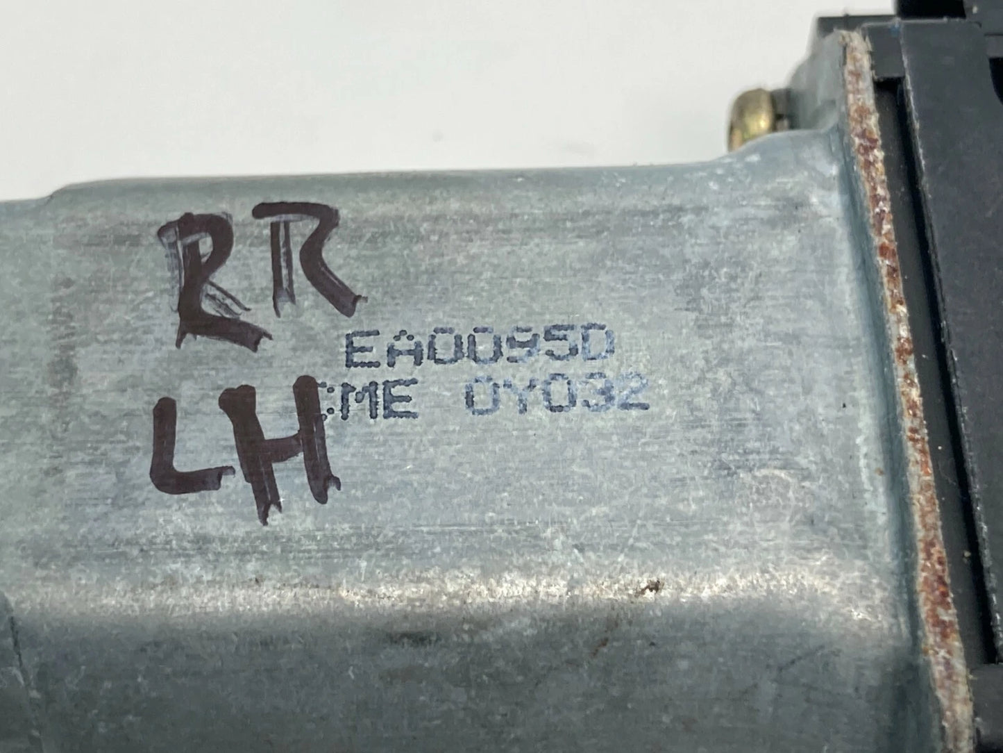 98 99 00 01 02 HONDA ACCORD REAR LEFT BACK SIDE DOOR WINDOW MOTOR EA00950 OEM