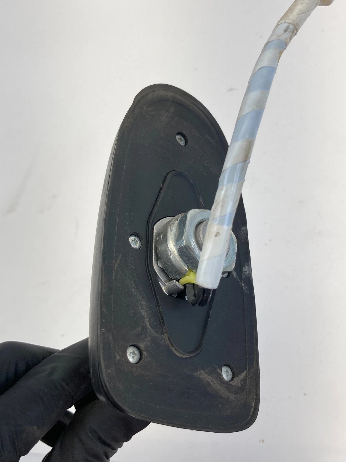 2010-2015 Toyota Prius 2013-2018 Yaris Roof Mounted Radio Antenna Base Mast