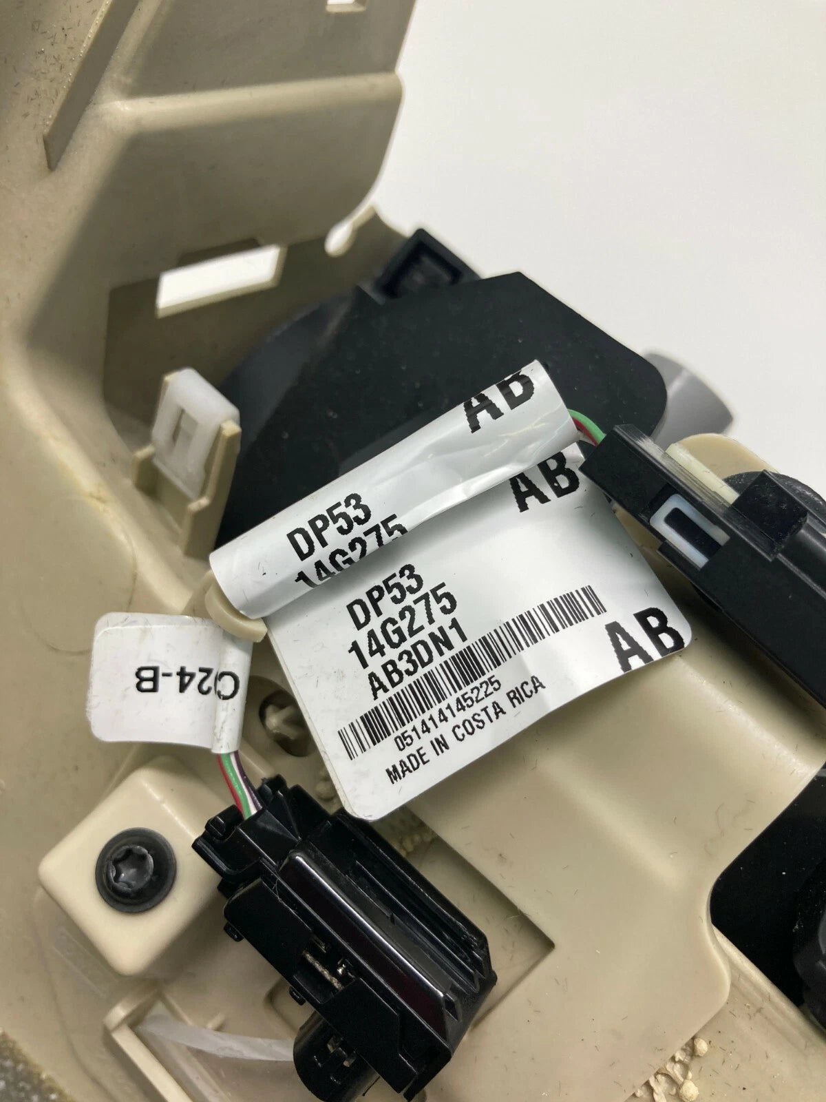 13-16 LINCOLN MKZ RR CENTER CONSOLE A/C VENT COVER TRIM W/ HEATED SEATS SWITCH