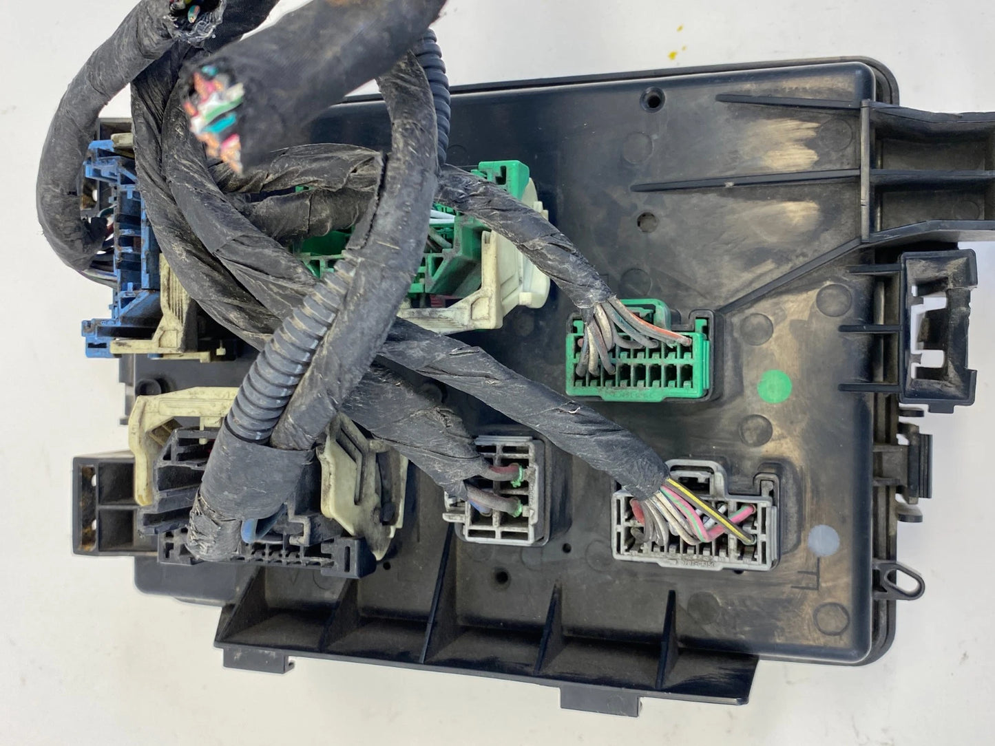 2010 CHRYSLER 300 CHARGER 2.7L TIPM TOTALLY INTEGRATED POWER MODULE FUSE BOX OEM
