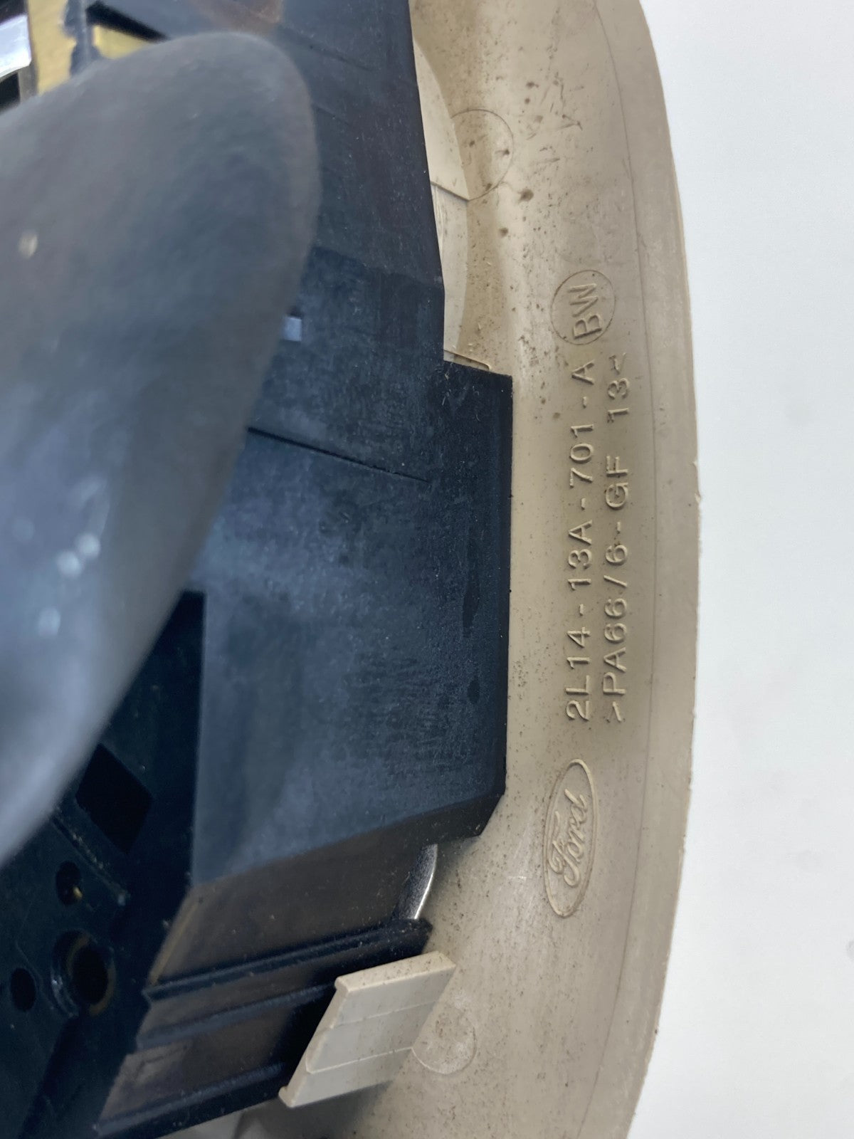 2003-2006 Lincoln Navigator Rear Right Overhead Roof Dome Map Light 2L14-13A-701