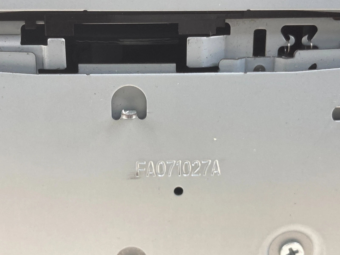 2005-2007 INFINITI G35 SEDAN AM FM 6 DISC CD PLAYER RADIO UNIT FF012025A1 OEM