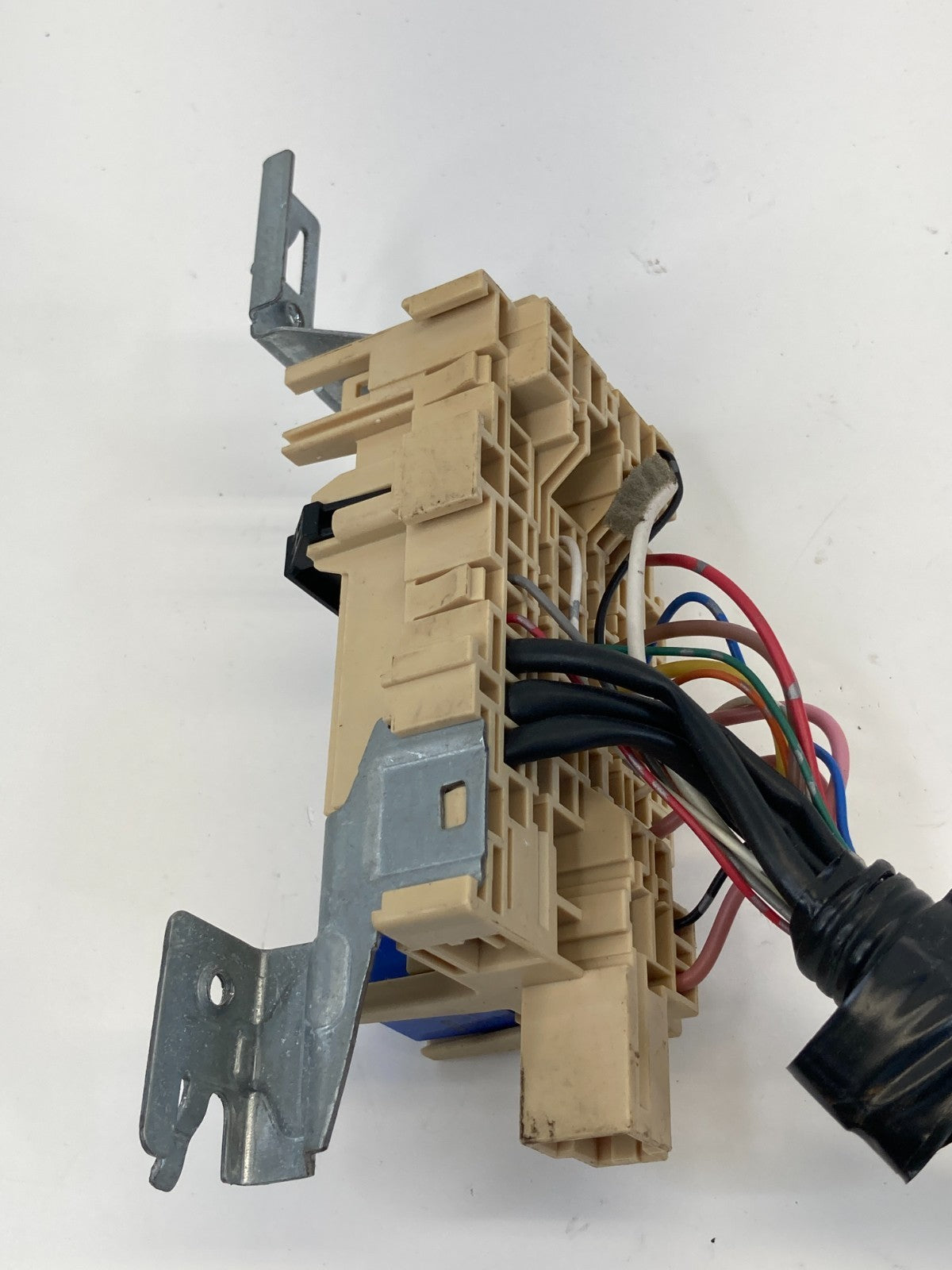 2013-2019 Nissan Sentra 1.8L L4 CVT Interior Under Dash Fuse Junction Relay Box