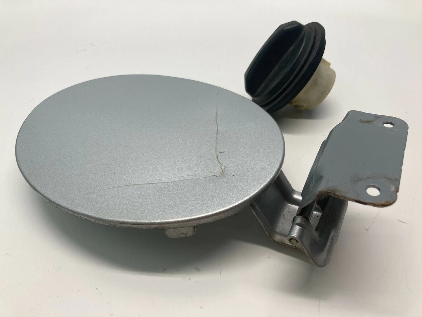 2004 2005 2006 MAZDA 3 SEDAN FUEL FILLER DOOR GAS LID COVER ASSEMBLY OEM