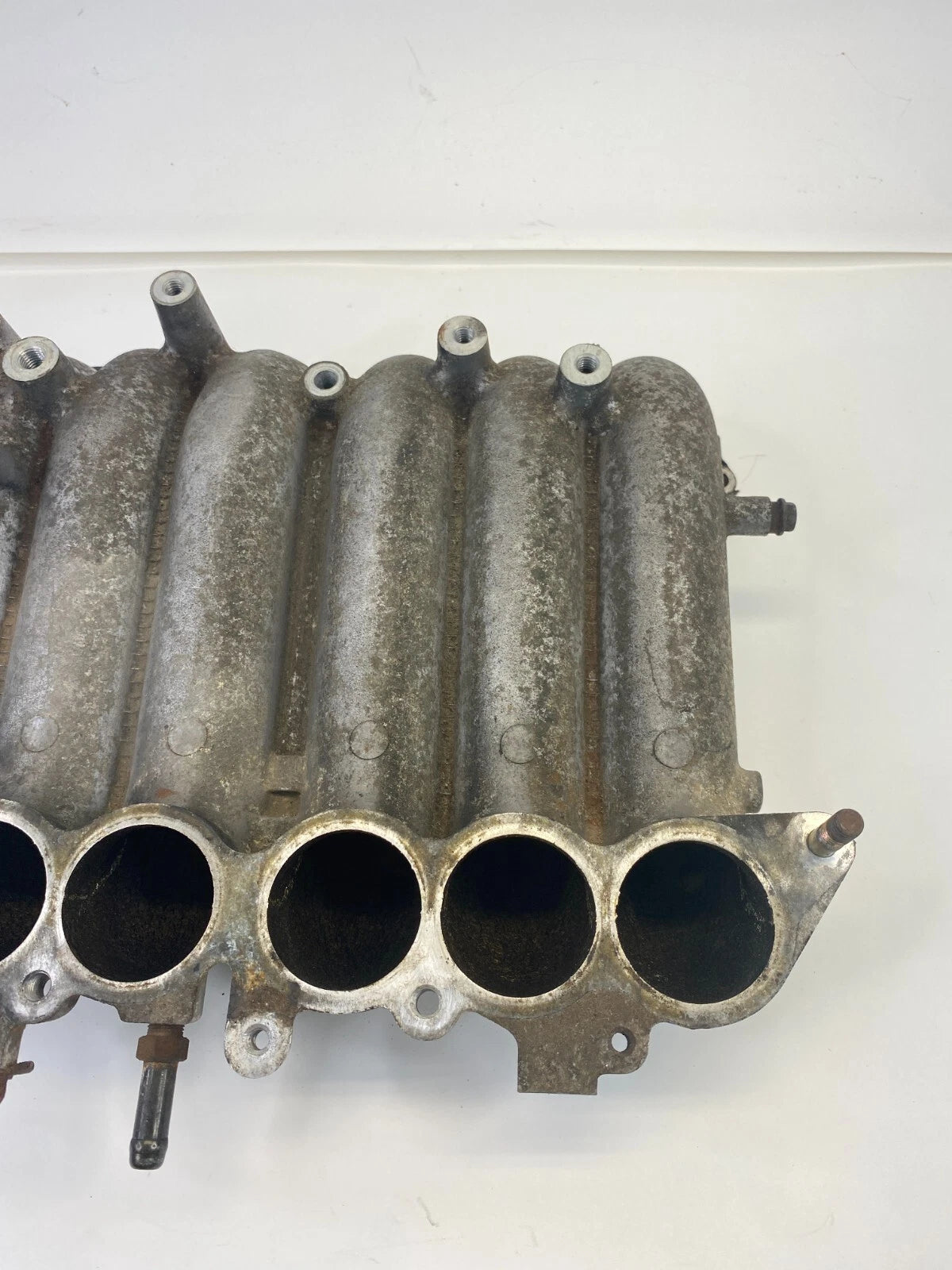 1996-2002 TOYOTA 4RUNNER 3.4L INTAKE MANIFOLD PLENUM INTERMEDIATE CONNECTOR OEM