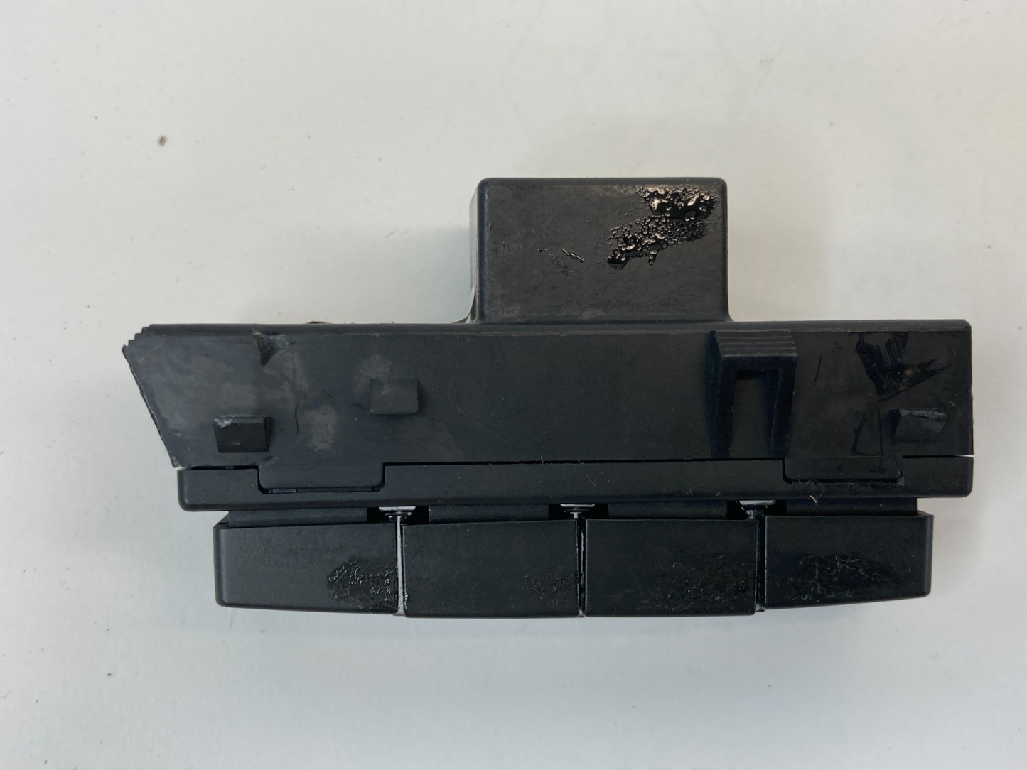 2008-2010 Saturn Vue SUV Dash Info Information Display Switch Control 60465184