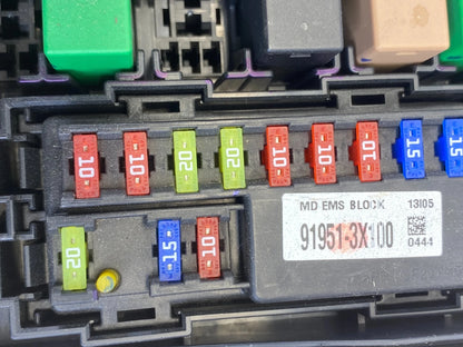 2014 2015 KIA SORENTO 3.3L ENGINE FUSE RELAY BOX COMPARTMENT 91951-3X100 OEM