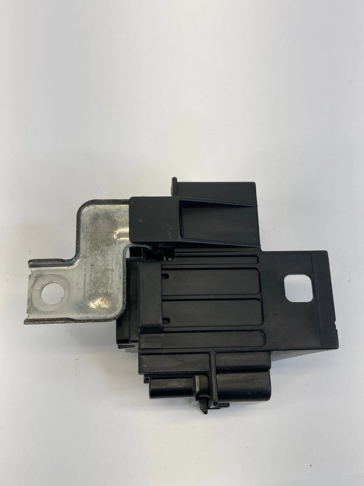 2004-2009 TOYOTA PRIUS HYBRID POSITIVE 12V CONNECTOR BATTERY TERMINAL FUSE OEM
