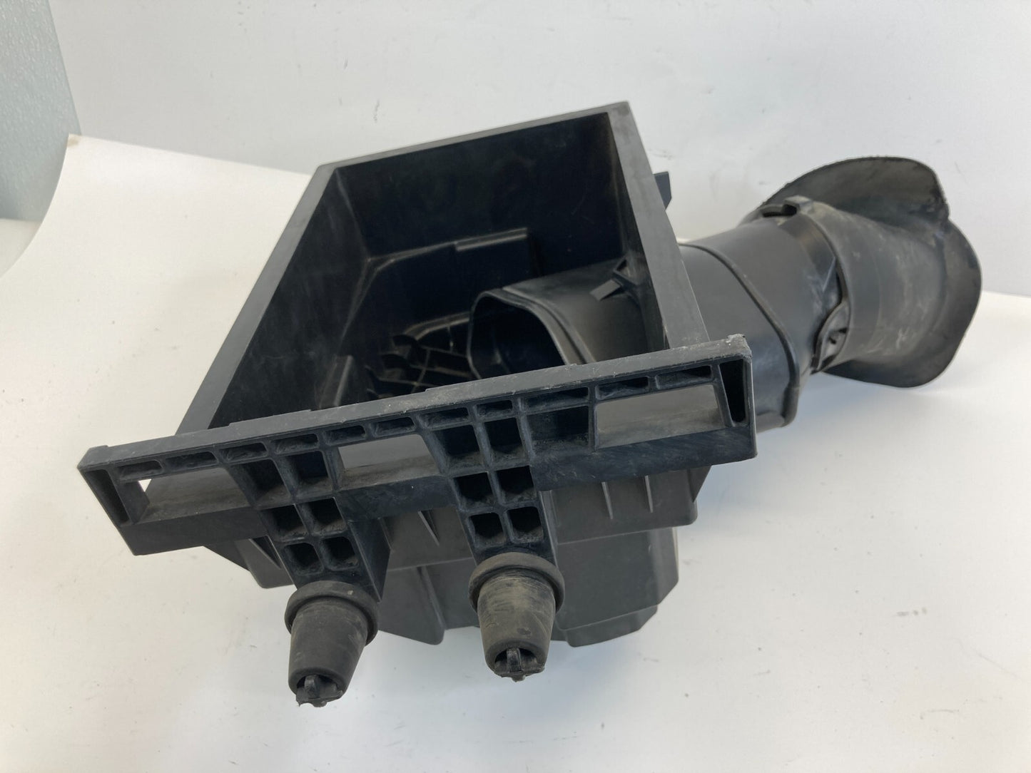 2006-2010 Ford Explorer 4.0L V6 Air Cleaner Intake Box Lower Cover 6L2U-9A612AD