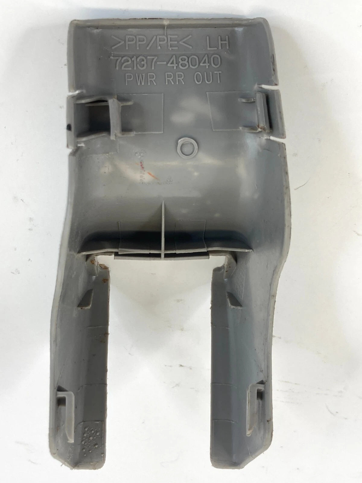 04-07 TOYOTA HIGHLANDER FRONT LEFT SEAT TRACK OUTER COVER TRIM CAP 72137-48040