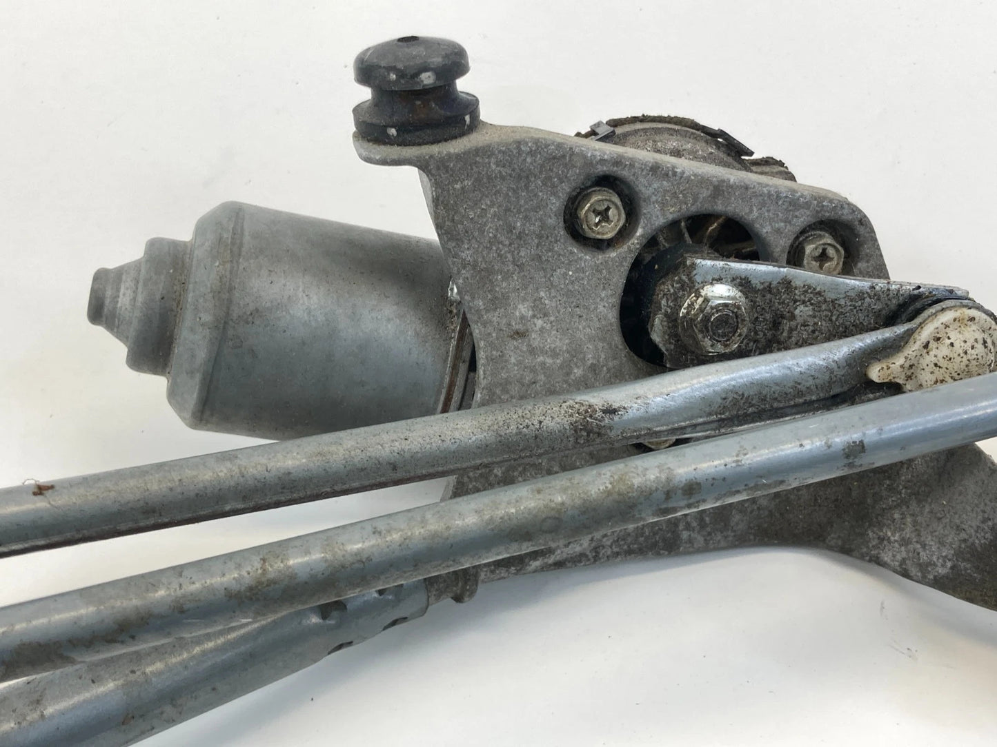 2007-2011 TOYOTA YARIS HBACK FRONT WINDSHIELD WIPER MOTOR W/ LINKAGE 85110-52510