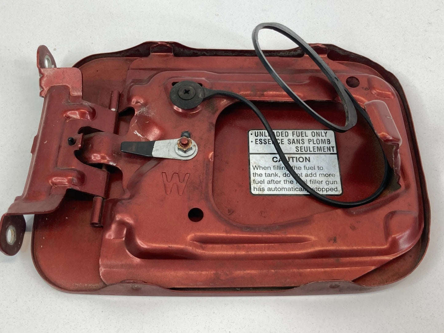 2000 01 02 03 2004 SUBARU OUTBACK WAGON FUEL TANK FILLER DOOR GAS LID COVER OEM