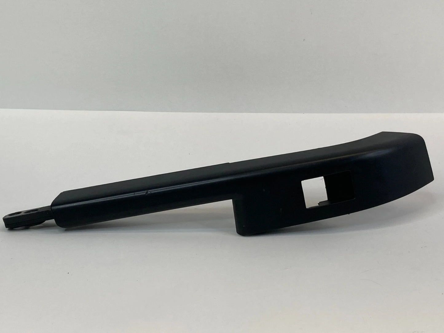 2012-2019 CHEVROLET SONIC REAR RIGHT SIDE DOOR ARMREST POWER WINDOW SWITCH BEZEL